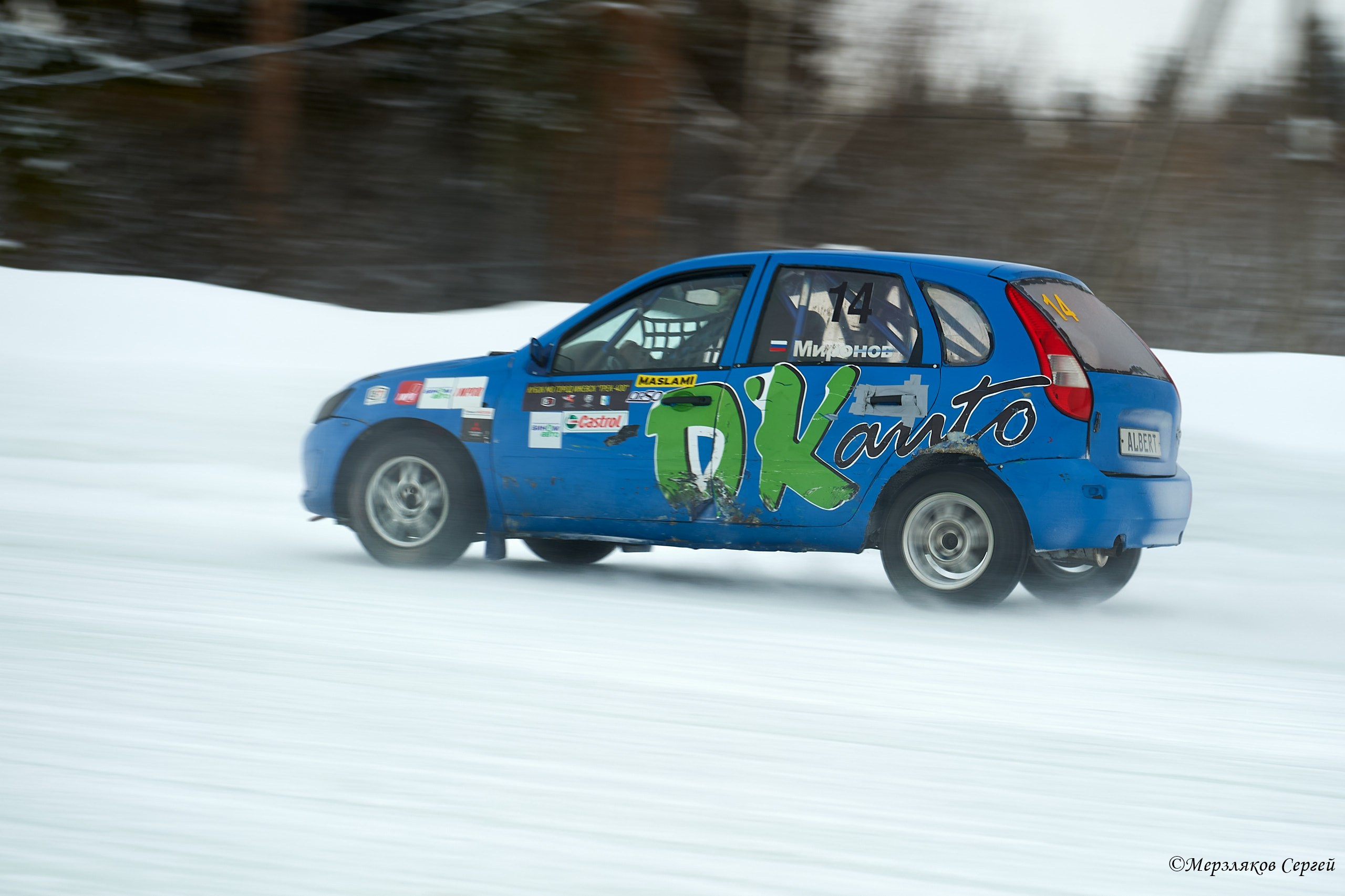 Трековые автогонки на льду Чемпионат России. Спортивный репортажный фотограф в Ижевске Сергей Мерзляков