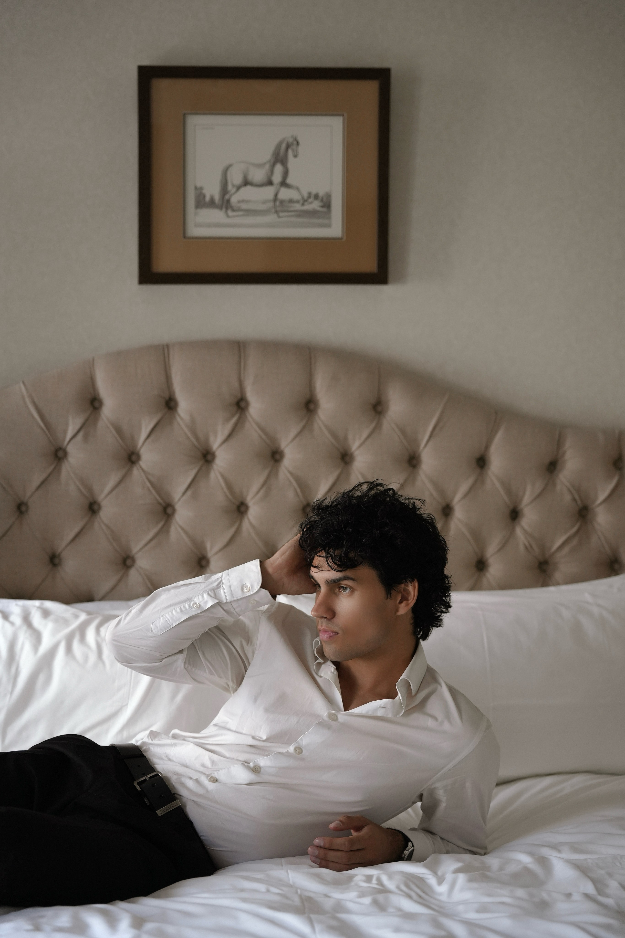 Свадебная фотосессия утра невесты и жениха в отеле Амбассадори