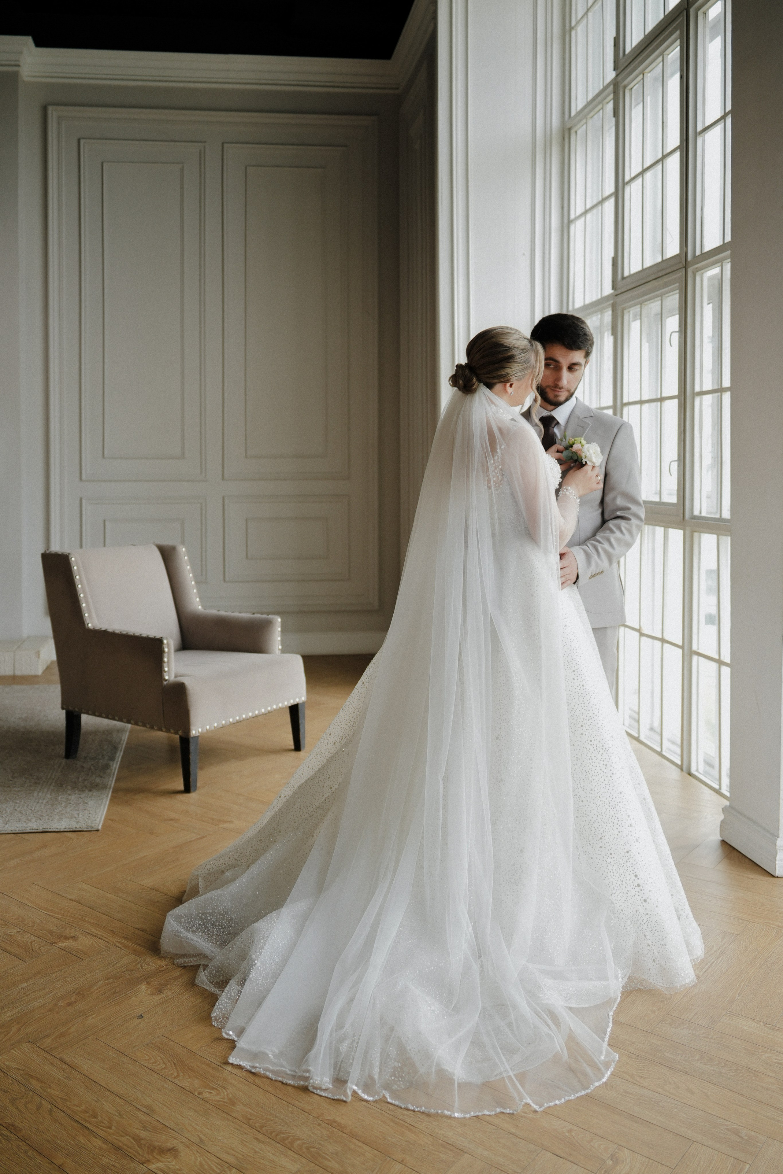 Сборы жениха и невесты, бракосочетание в Савеловском загсе, выездная церемония