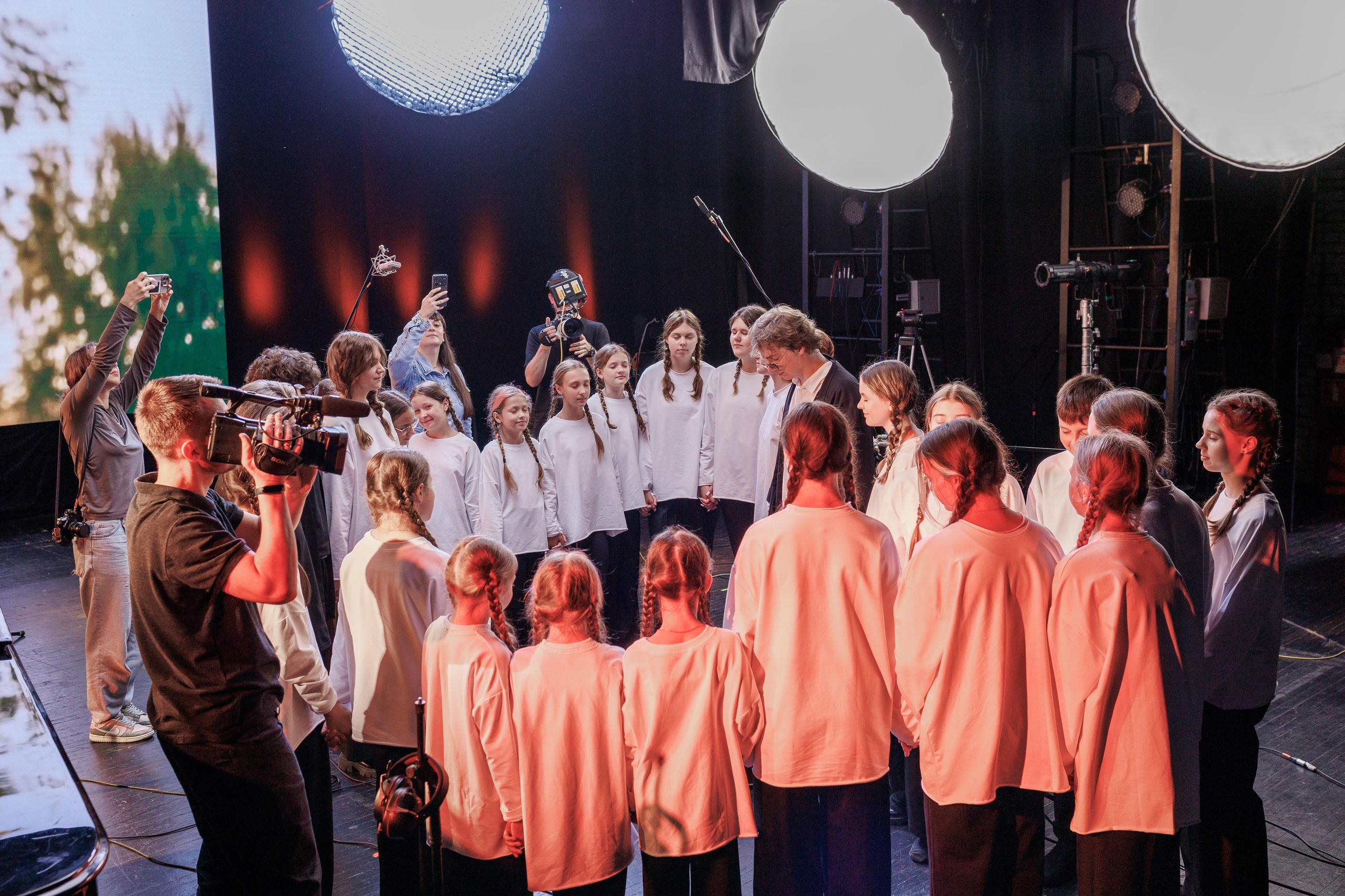 «Громко и честно» backstage «Бонд с кнопкой». Фотограф городских и семейных событий Артем Карпухин