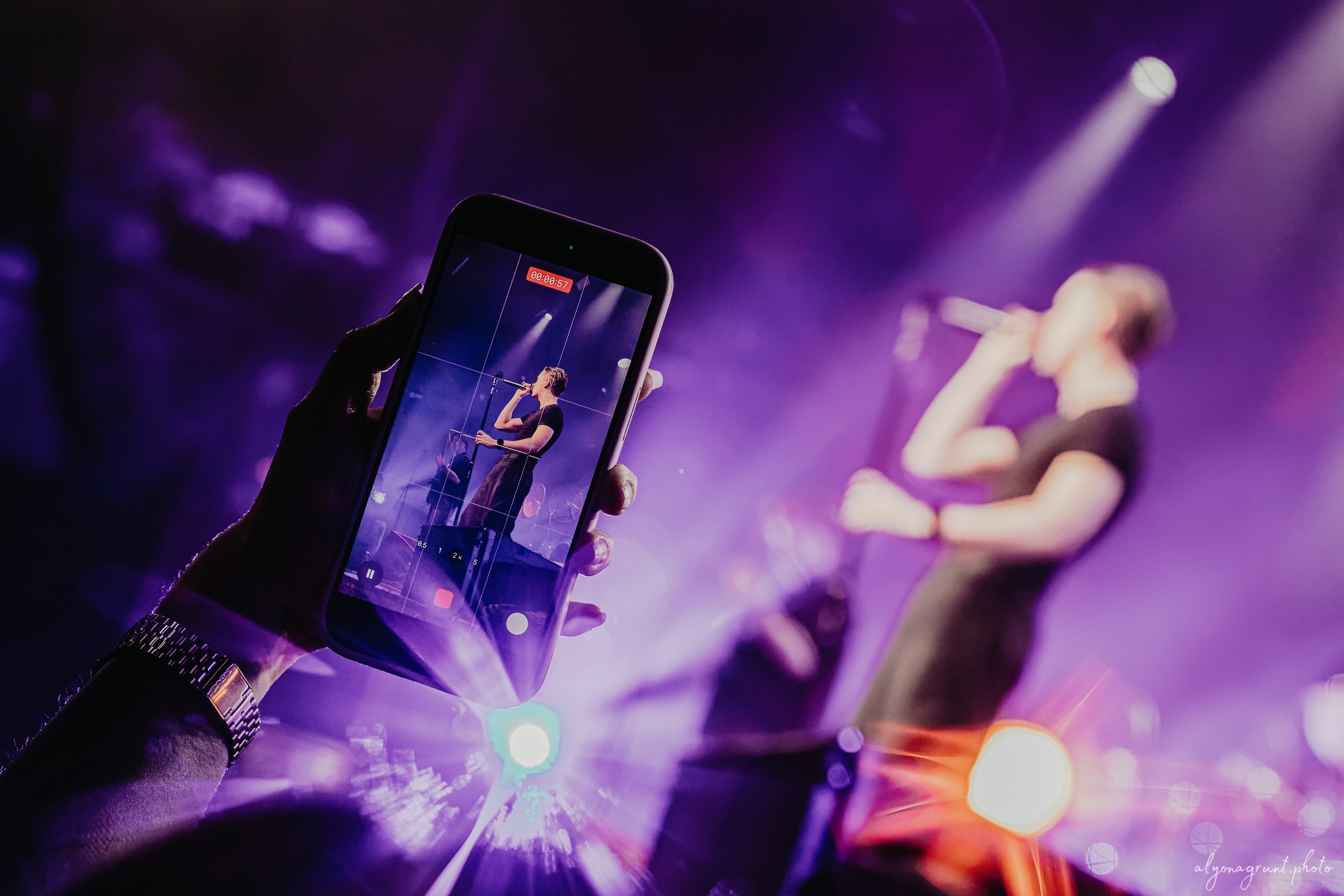 Ваня Дмитриенко, фоторепортаж СПб, A2, 23.10.2025. Алена Адрианова: фотограф в Санкт-Петербурге