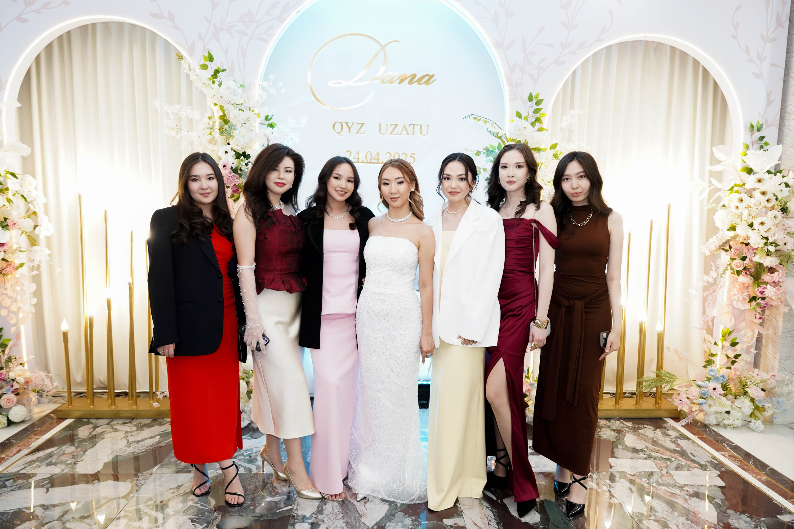 Dana uzatu. Фотограф Ернар Ержанов