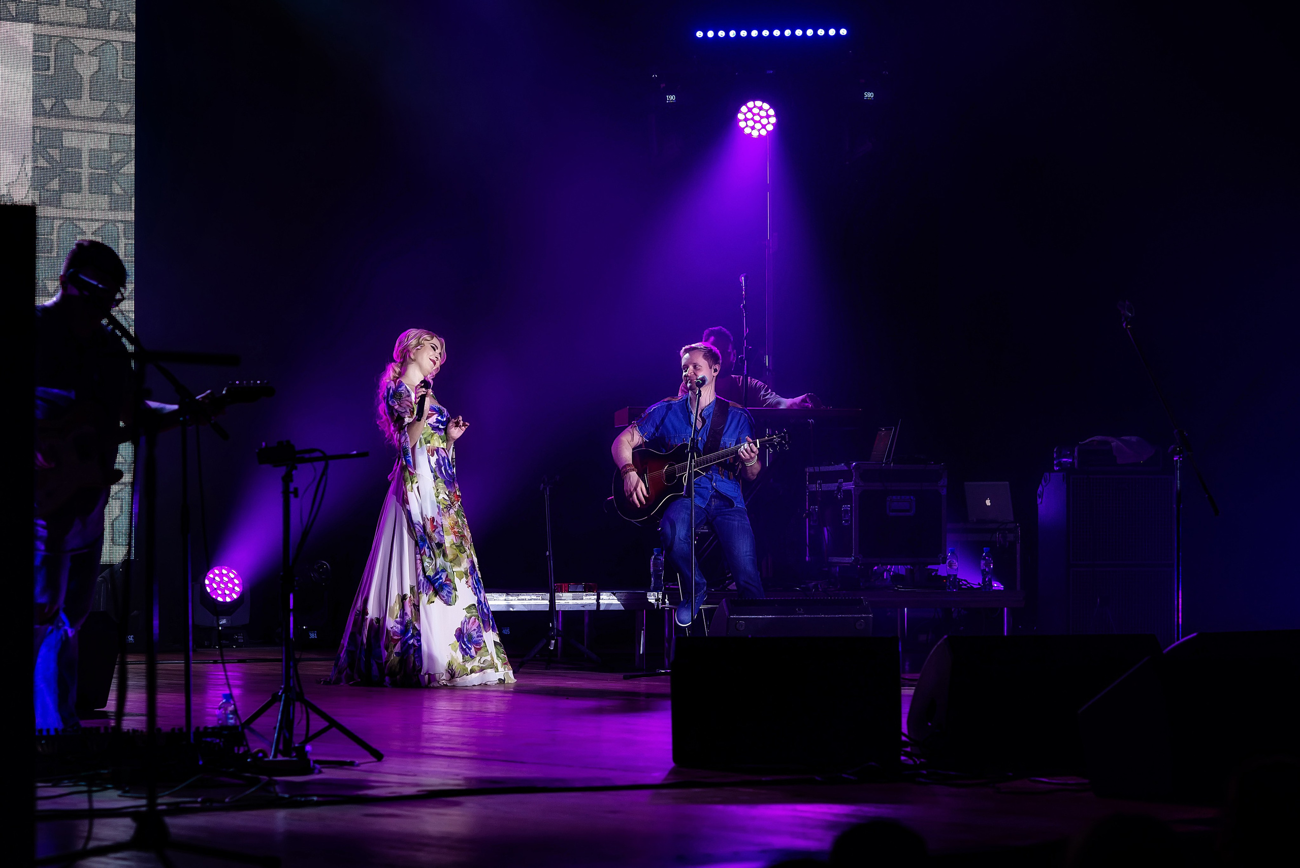 Концерт Пелагеи. Школьный, фэшн фотограф в Тюмени и в России Ирина Королева