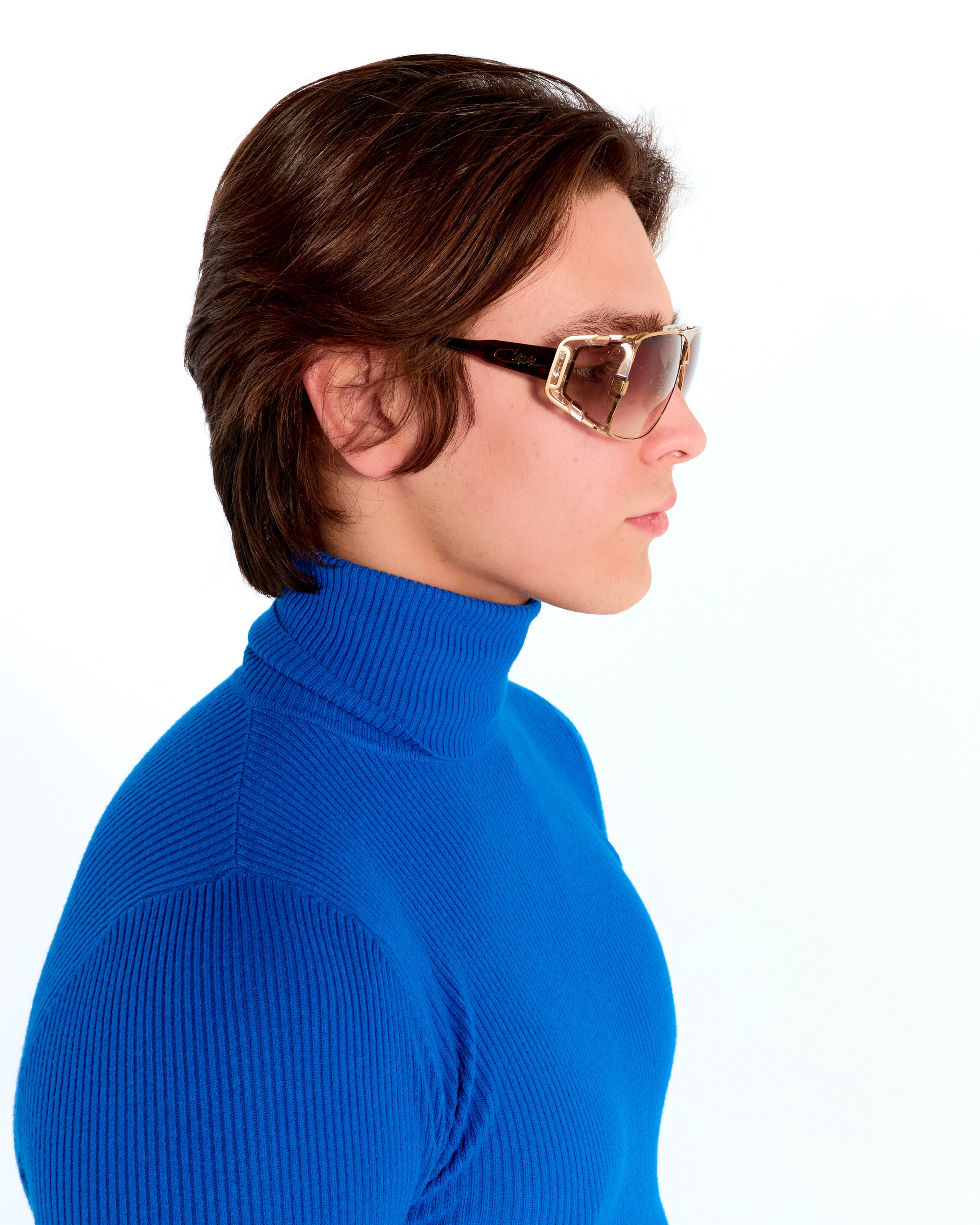 Glazburg optics. Святослав Лебедев | Рекламный фотограф — Коммерческая съемка, Арт-дирекшн, AI-интеграция