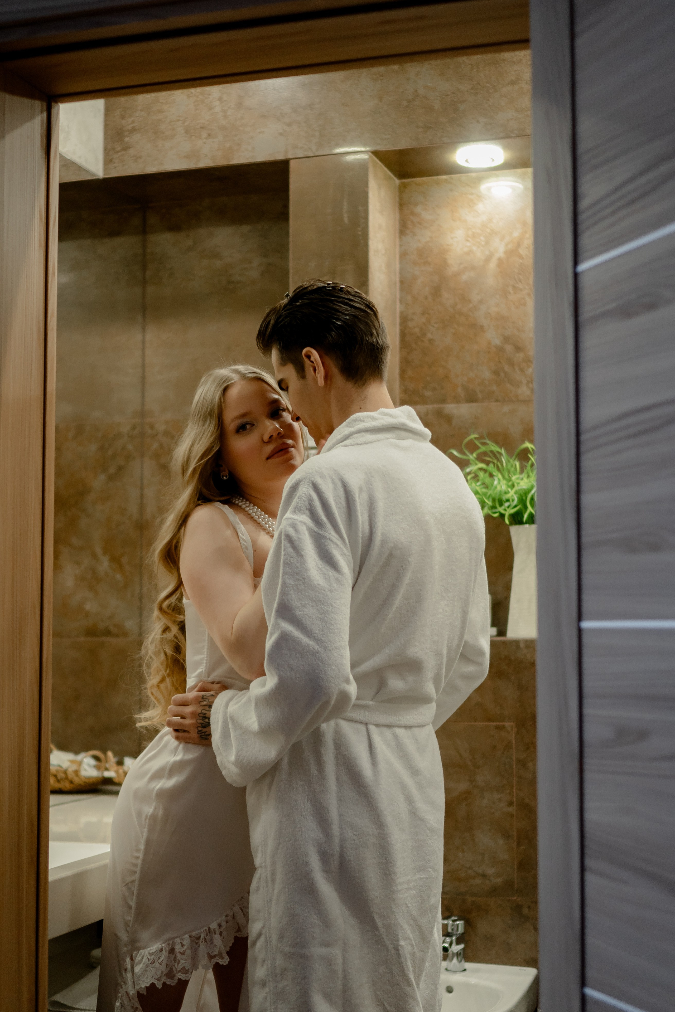 СВАДЕБНАЯ СЬЕМКА СБОРОВ В ОТЕЛЕ И ВЫЕЗД НА ЦЕРЕМОНИЮ (СНЯТО В СИБИРЕ В НИЖНЕВАРТОВСКЕ). Профессиональный фотограф, Санкт-Петербург — Виктория Богомолова