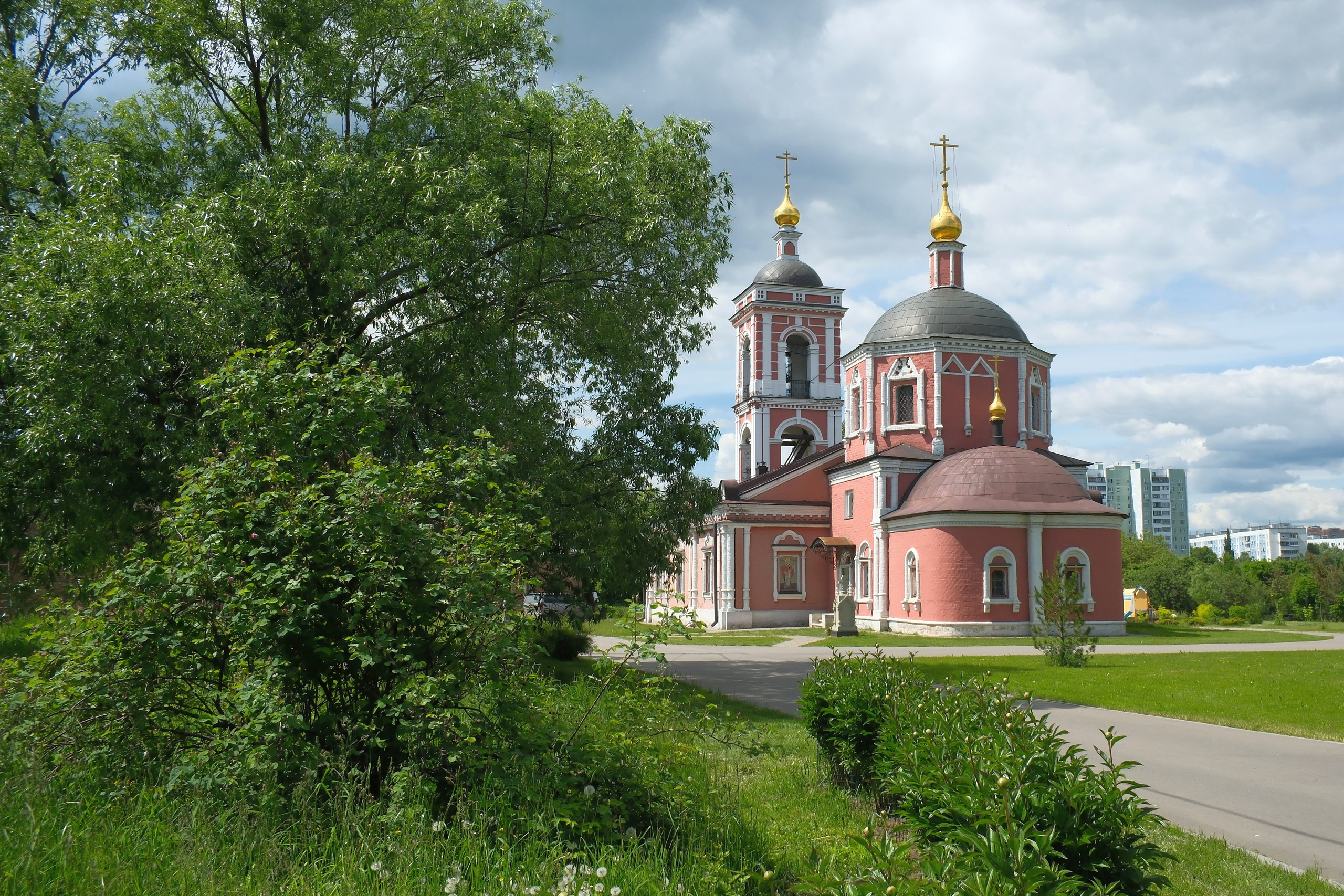 Улица, люди, жизнь…