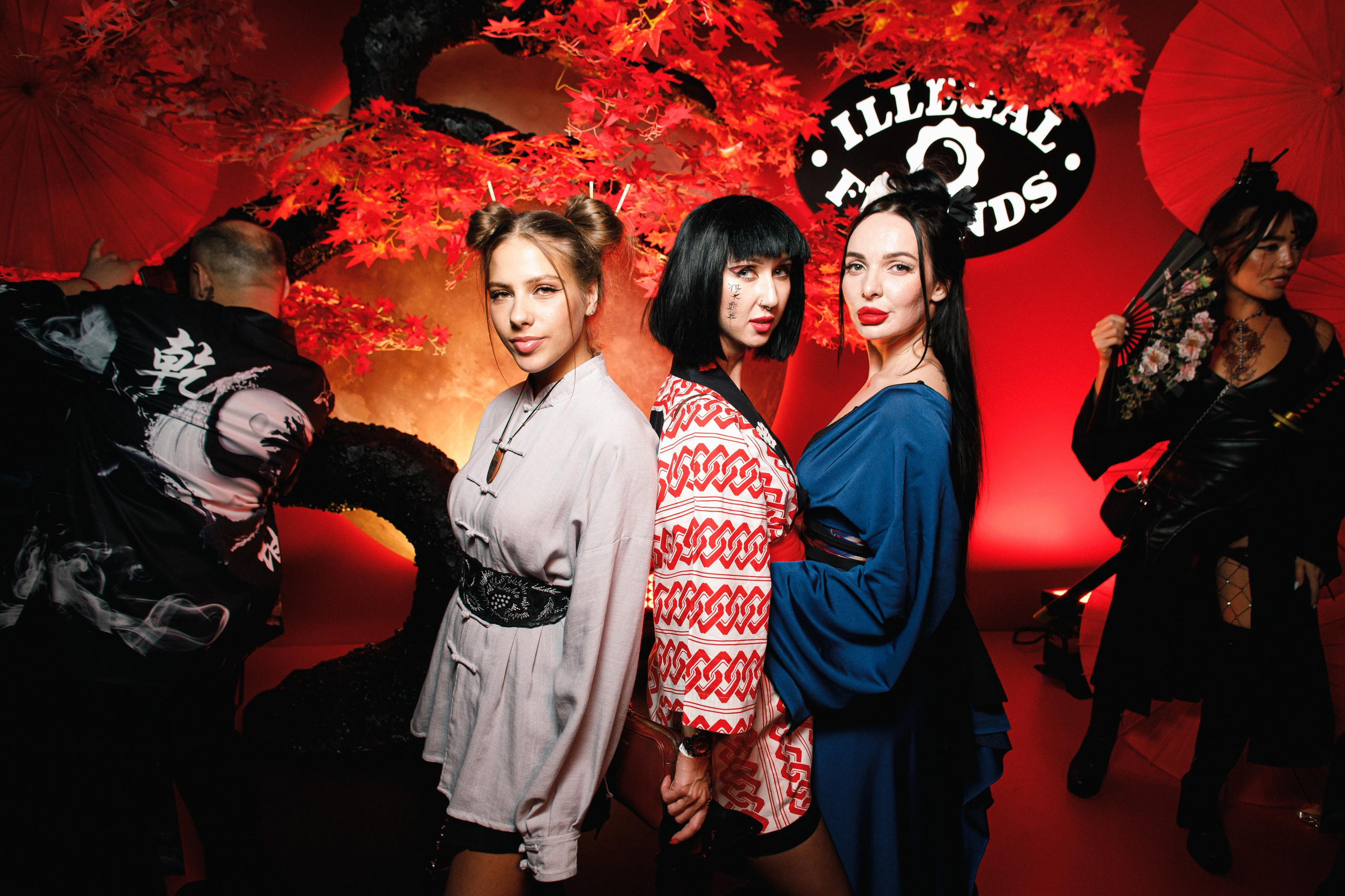 ILLEGAL FRIENDS | ASIA. СВОИ. ФОТООТЧЕТЫ-СОБЫТИЯ-МЕСТА