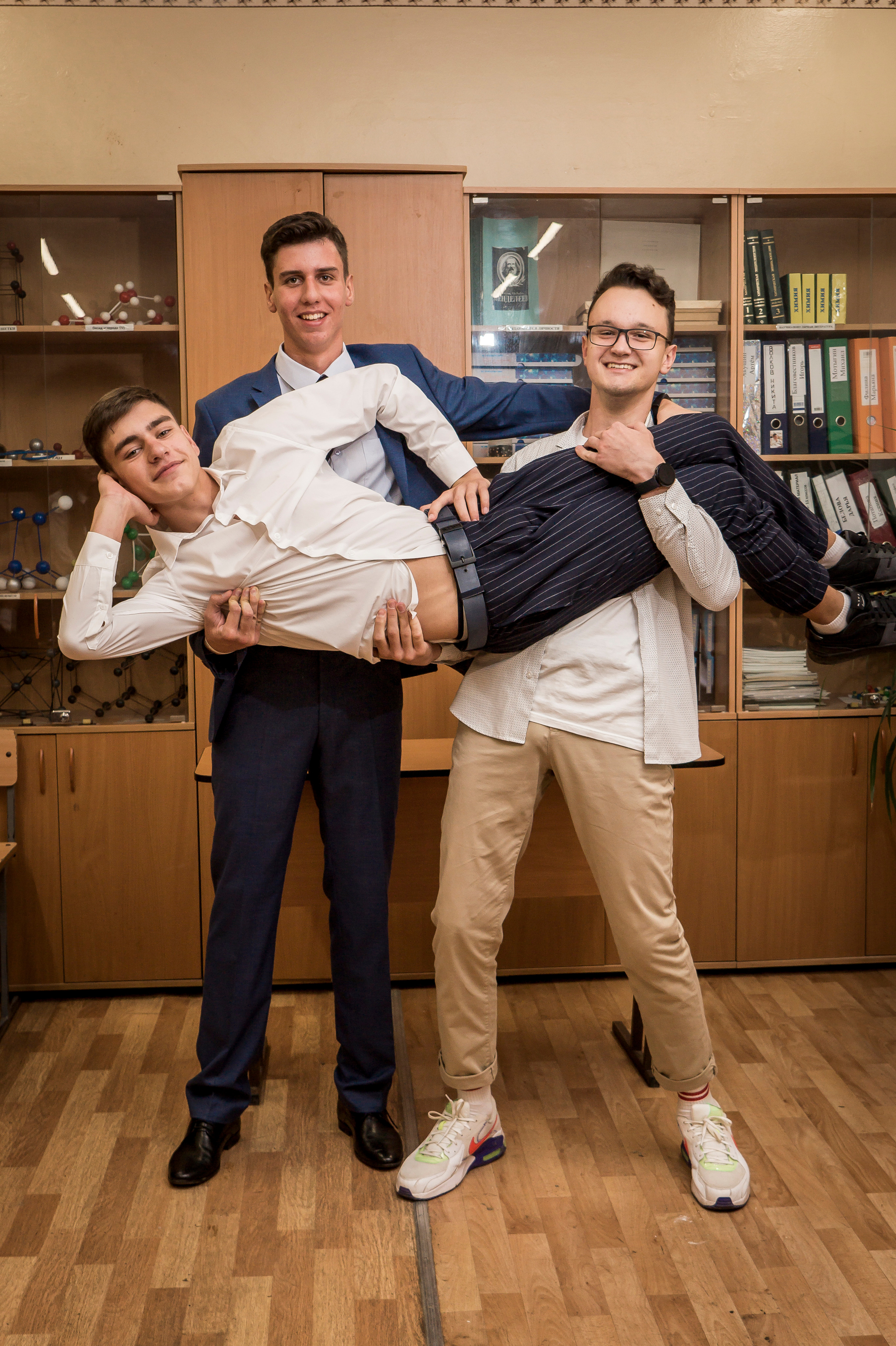 Школа № 39 11"А». Фотосъемка в детском саду и школе. Фотоальбомы и фотокниги ВЫПУСКНИК