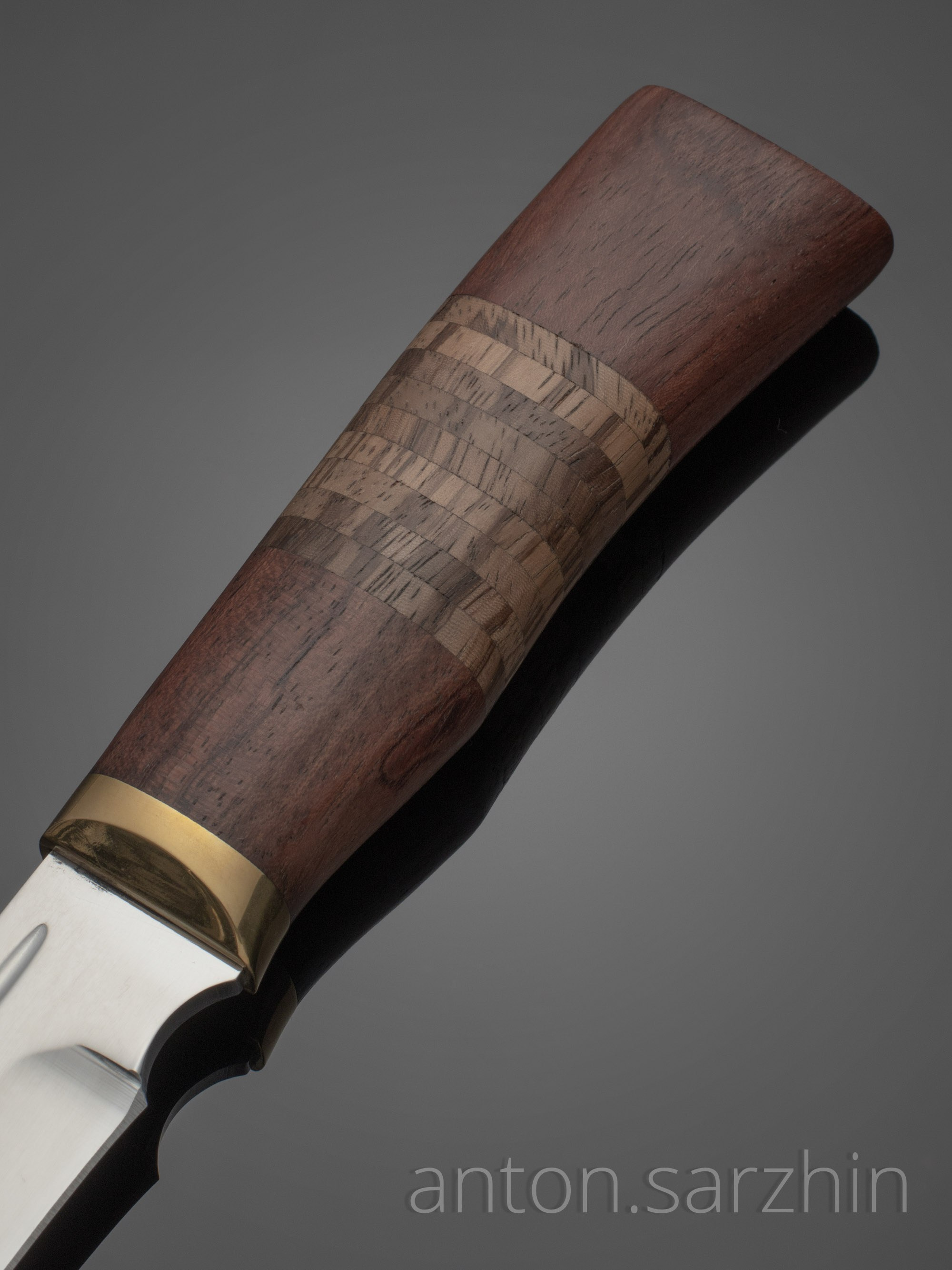 Предметная съемка наборной ручки ножа