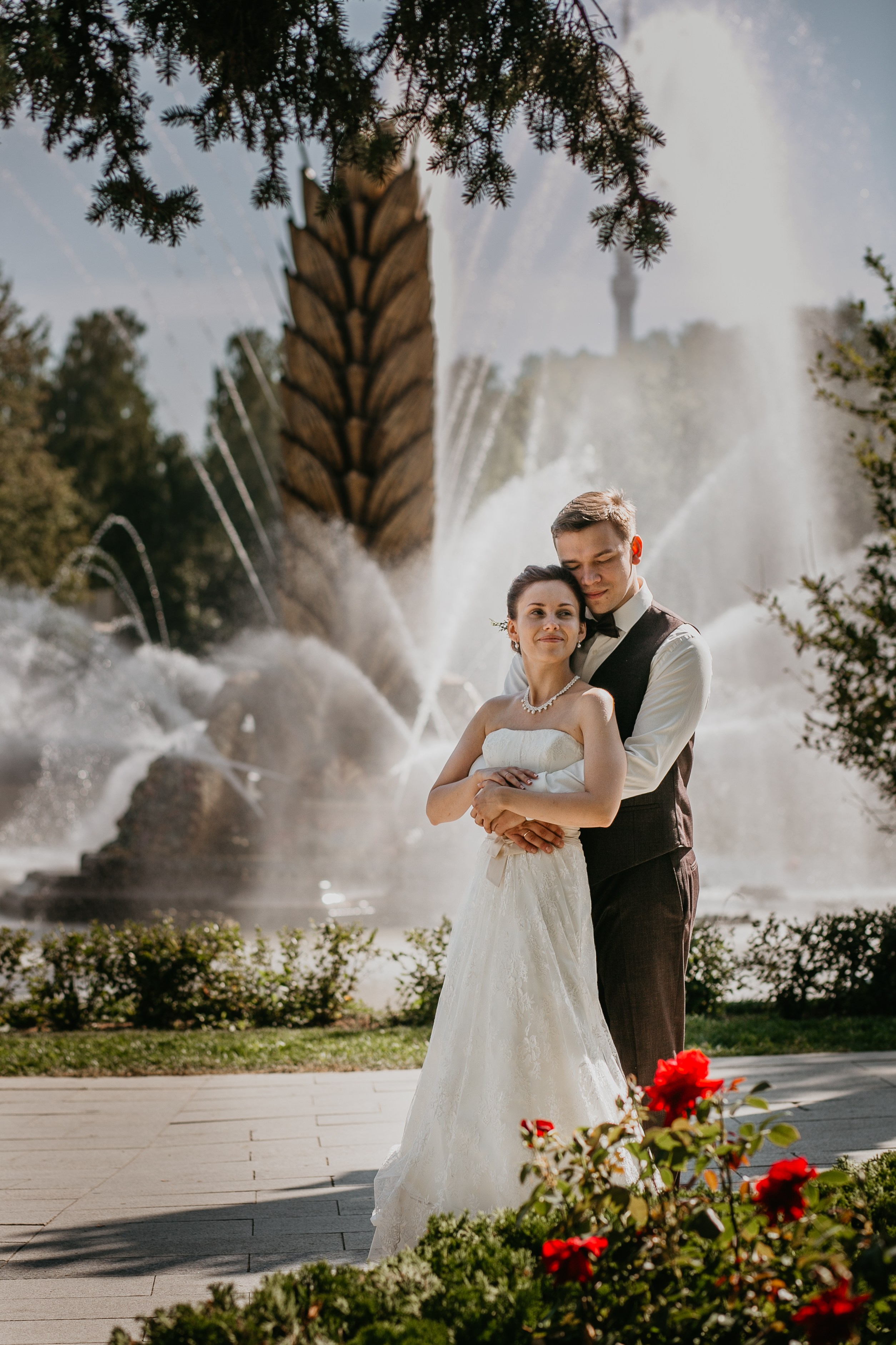 Свадебная прогулка ВДНХ. Фотограф Олеся Бакалина