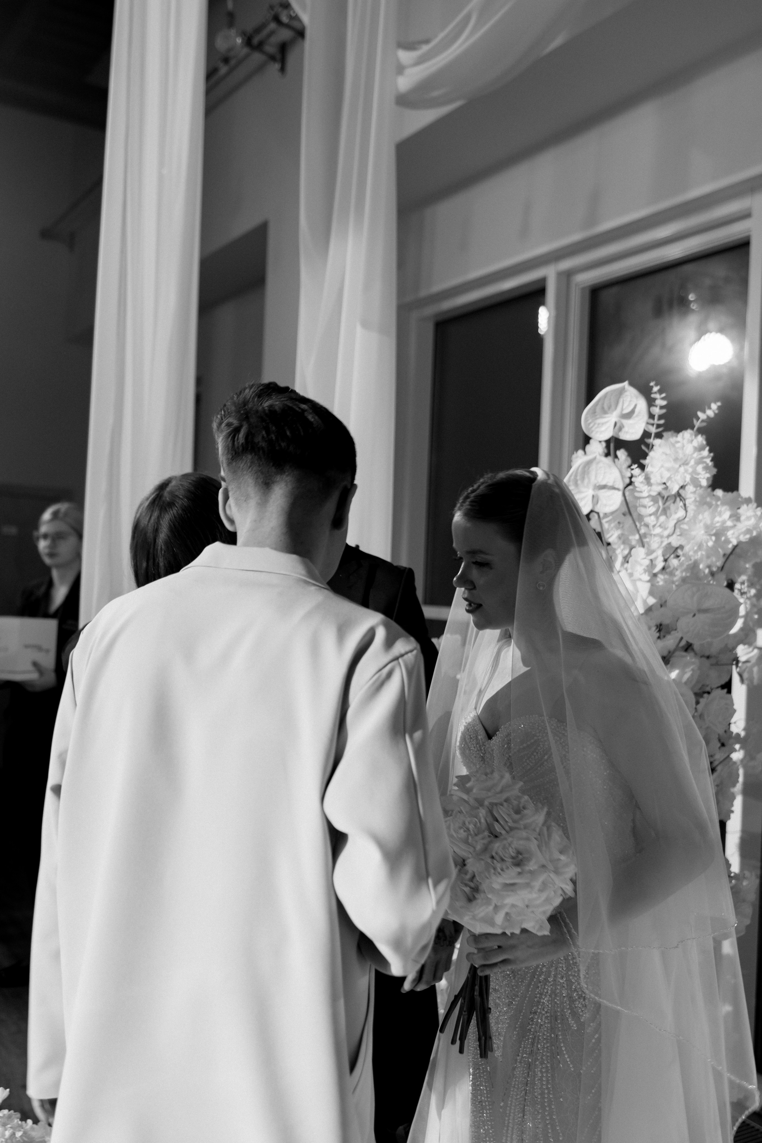 СВАДЕБНАЯ СЬЕМКА СБОРОВ В ОТЕЛЕ И ВЫЕЗД НА ЦЕРЕМОНИЮ (СНЯТО В СИБИРЕ В НИЖНЕВАРТОВСКЕ). Профессиональный фотограф, Санкт-Петербург — Виктория Богомолова