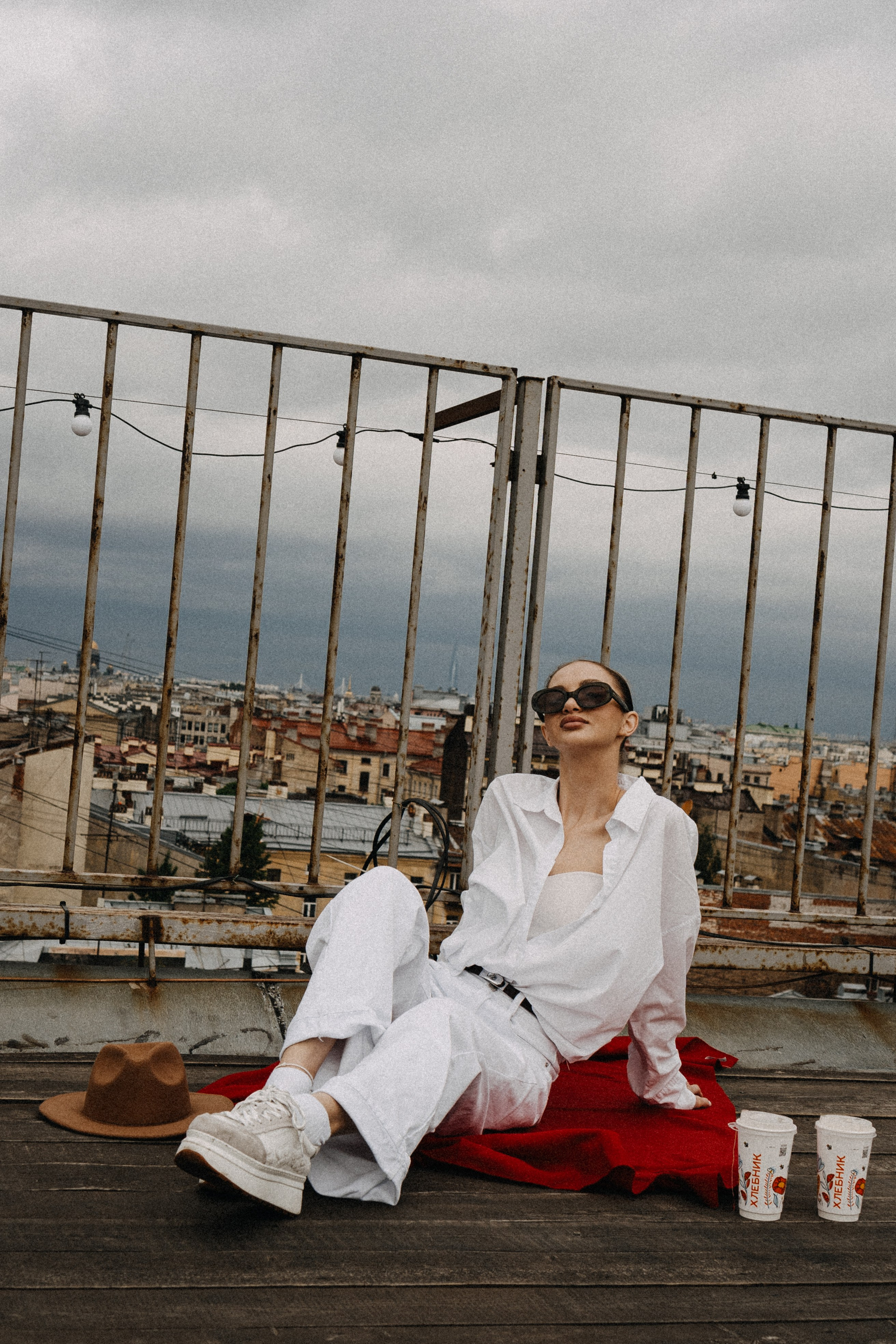 МЫ ГУЛЯЛИ ПРО КРЫШАМ ПИТЕРА. Профессиональный фотограф, Санкт-Петербург — Виктория Богомолова