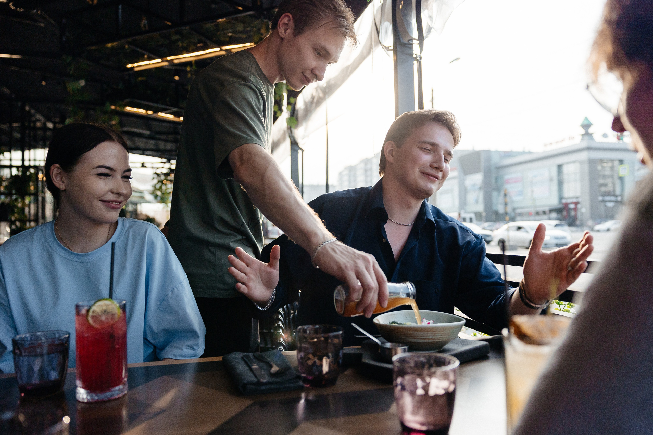 ГОРЯЧИЙ ЦЕХ открытие летней террасы. Фотограф свадебный семейный в Красноярске Шукшина Наталья