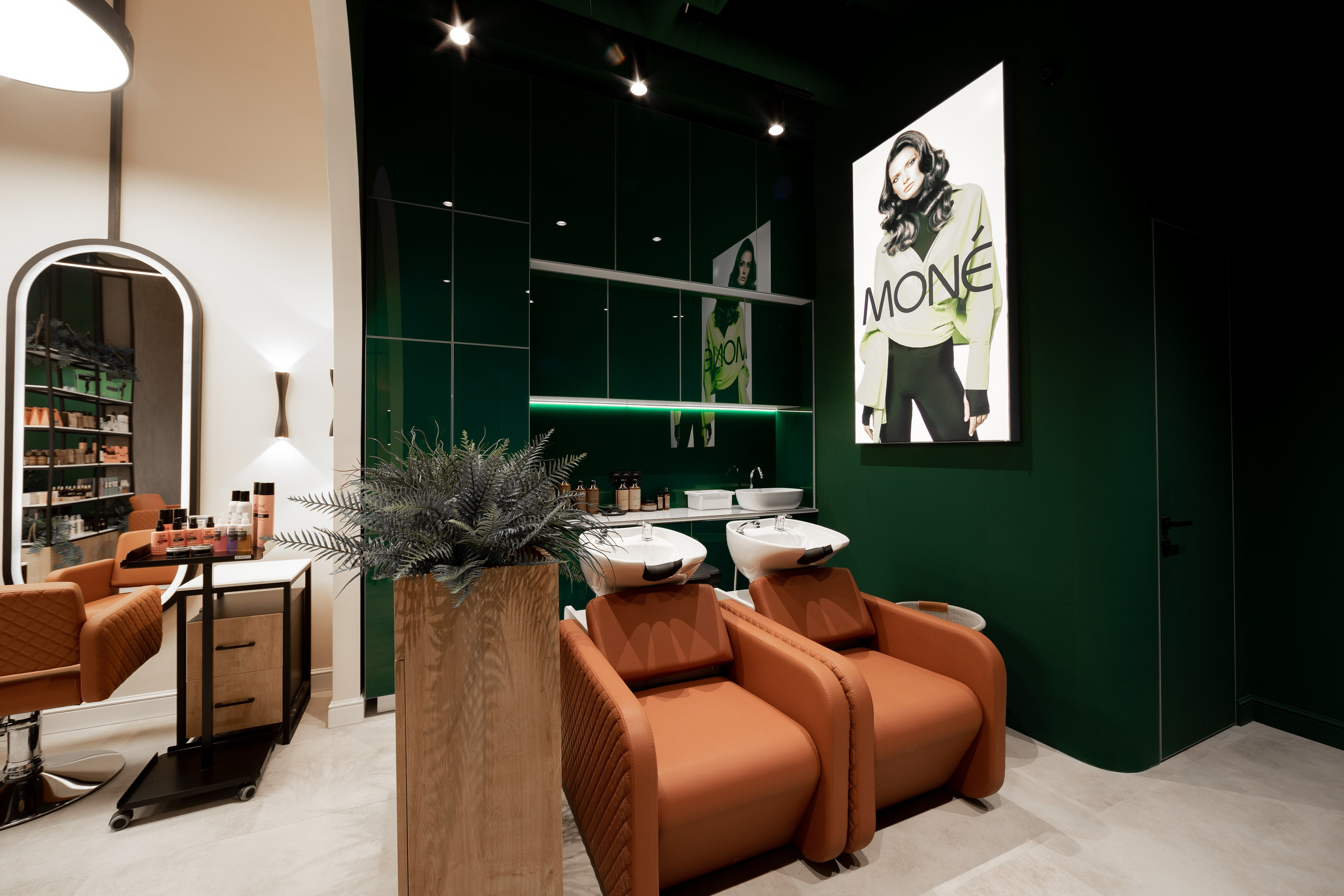 После выбора формата мы обсуждаем все детали съемки - пожелания по цветокоррекции, основному ракурсу, необходимость использования дополнительного света и т.д.