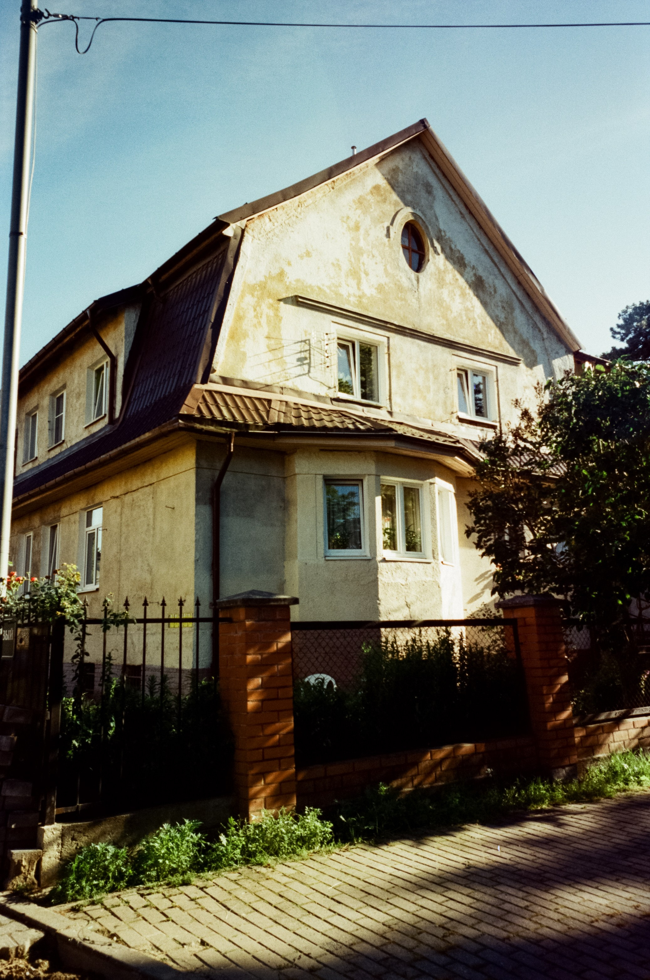 Прогулка от Площади Победы к Amalienau в golden hour. Фотограф-документалист Мария Осокина