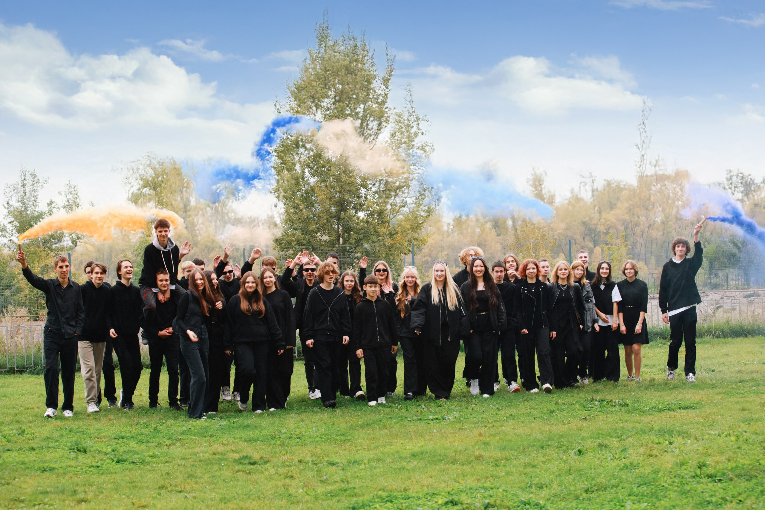 Выпускные альбомы для старшеклассников в Красноярске от AlbomKras 🎓✨. AlbomKras -выпускные альбомы Красноярска с авторским дизайном и качественной фотосъемкой! ⭐⭐⭐⭐⭐ 5.0