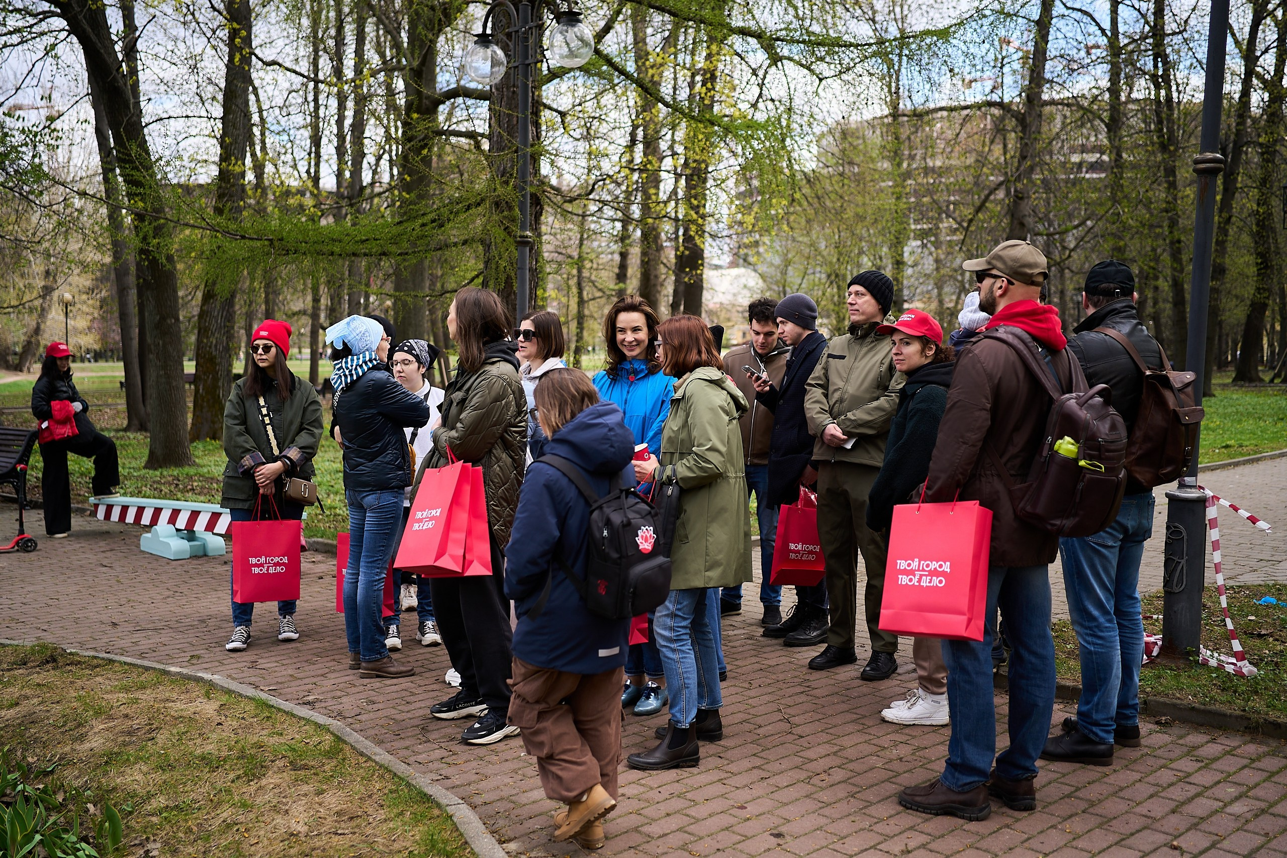 Субботник у Управления делами Мэра и Правительства Москвы. Фотограф и Видеограф в Москве. Олег Корушев
