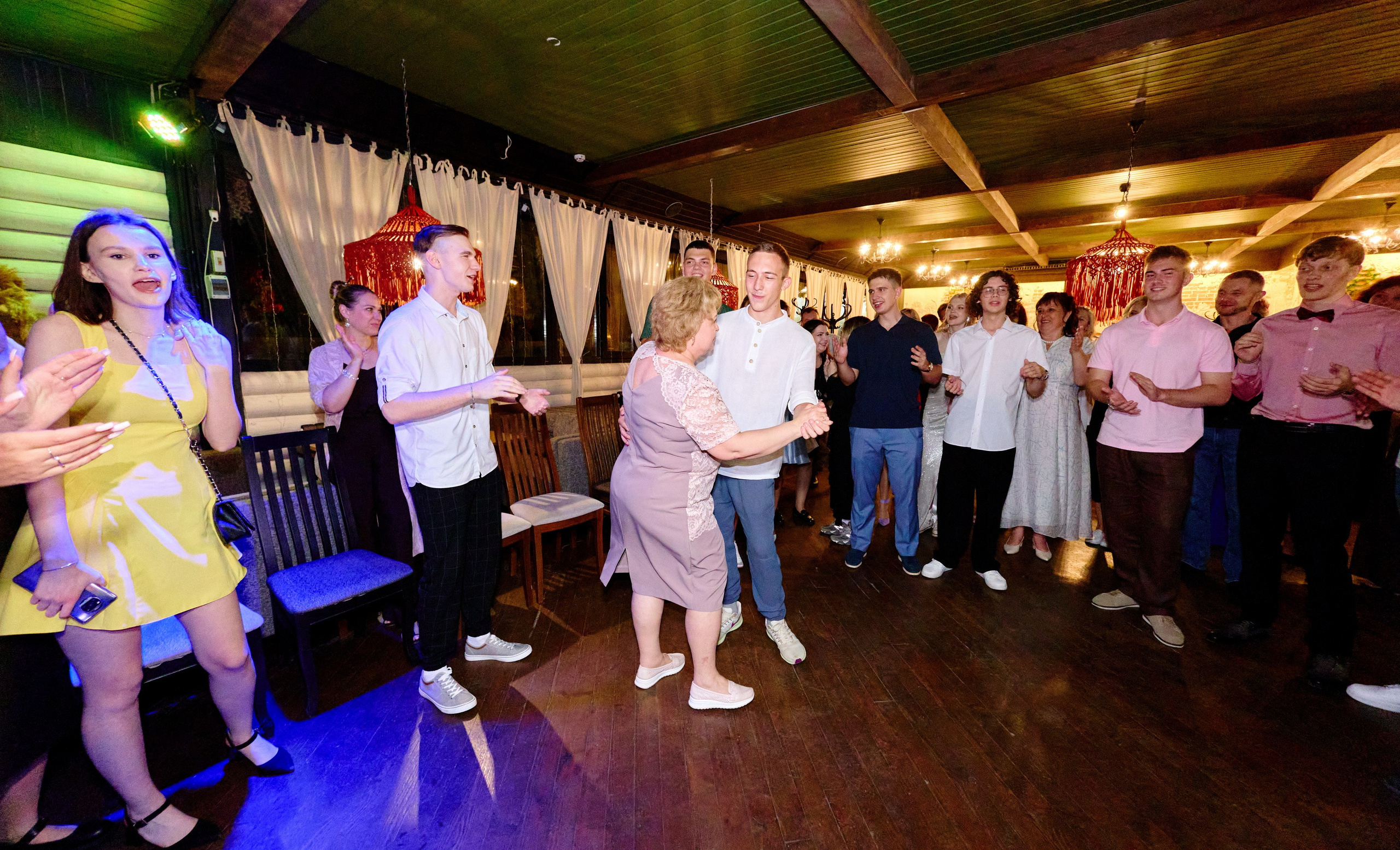 Выпускной 35 Сош. Фотограф Выпускные альбомы Таганрог Сергей Коробченко