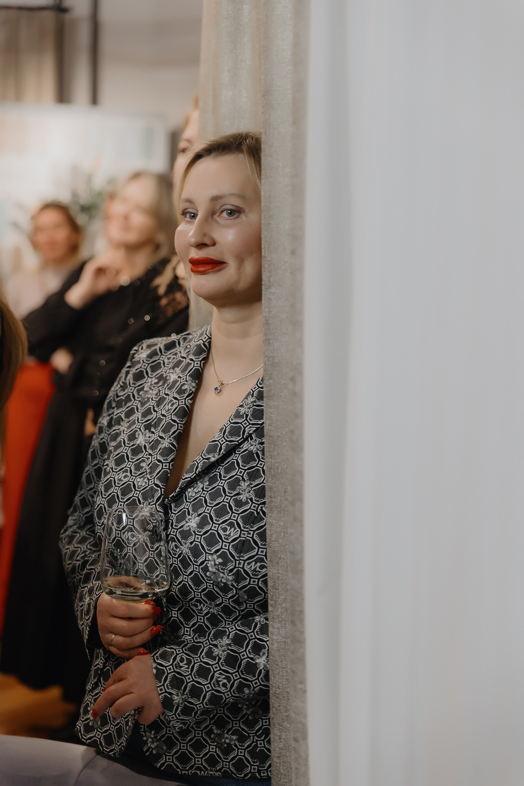 Открытие нового пространства интерьерного салона L. DECO в феврале 2025. L. Deco интерьерный салон. Краски/обои/лепной декор