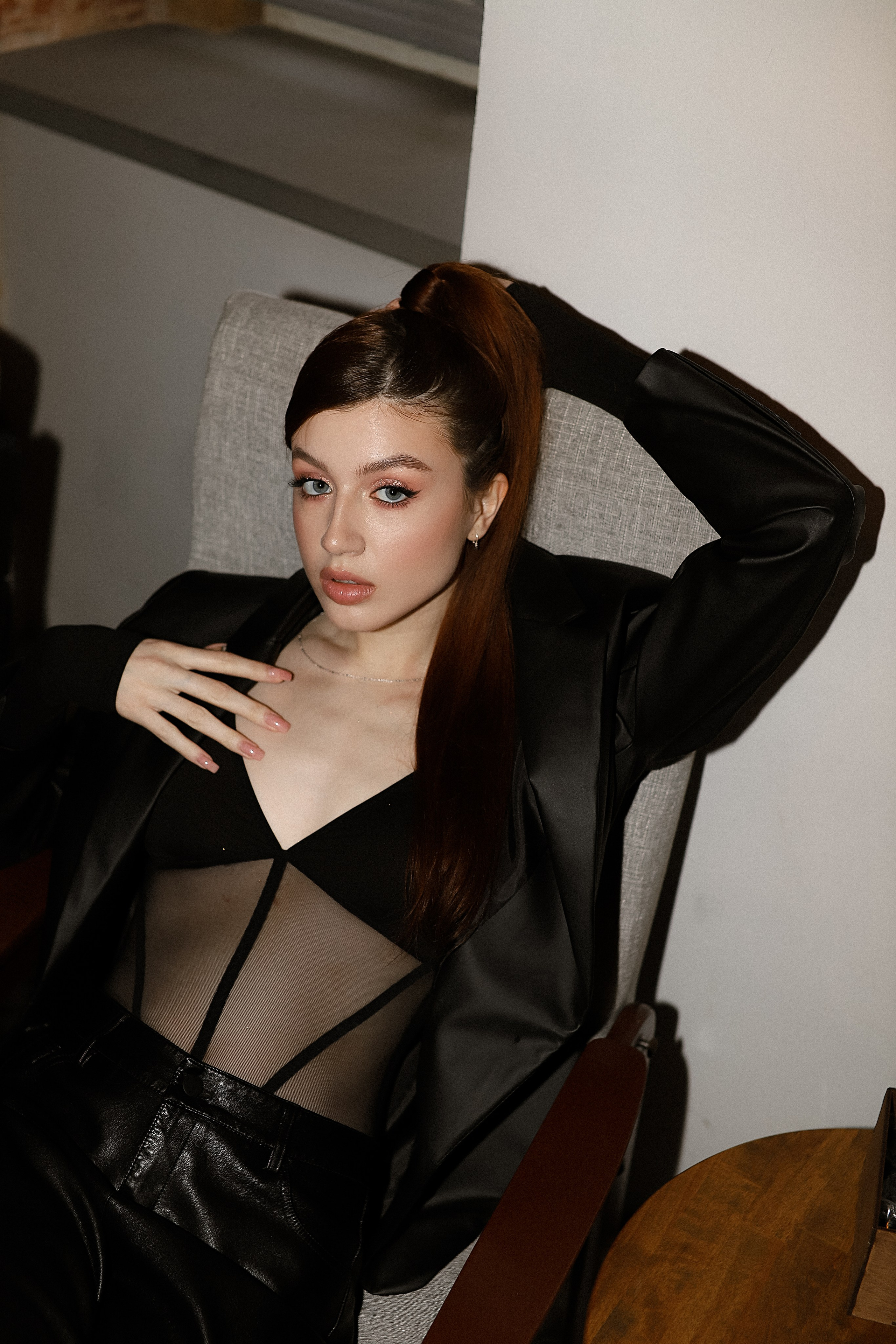 Софи, съемка в кофейне