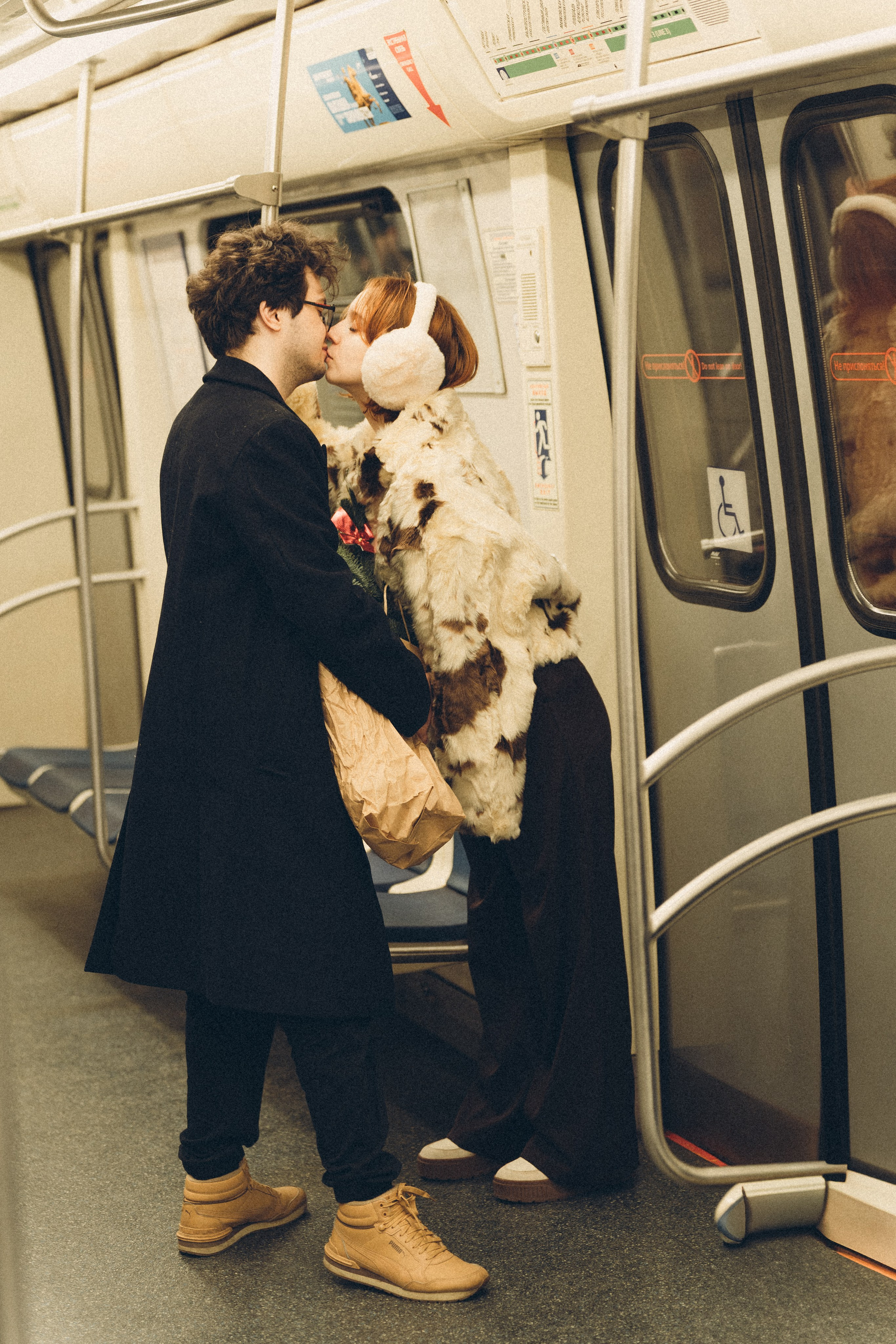 НОВОГОДНЯЯ ФОТОСЕСИИЯ ПАРЫ В МЕТРО ЛЮБОВЬ. Профессиональный фотограф, Санкт-Петербург — Виктория Богомолова