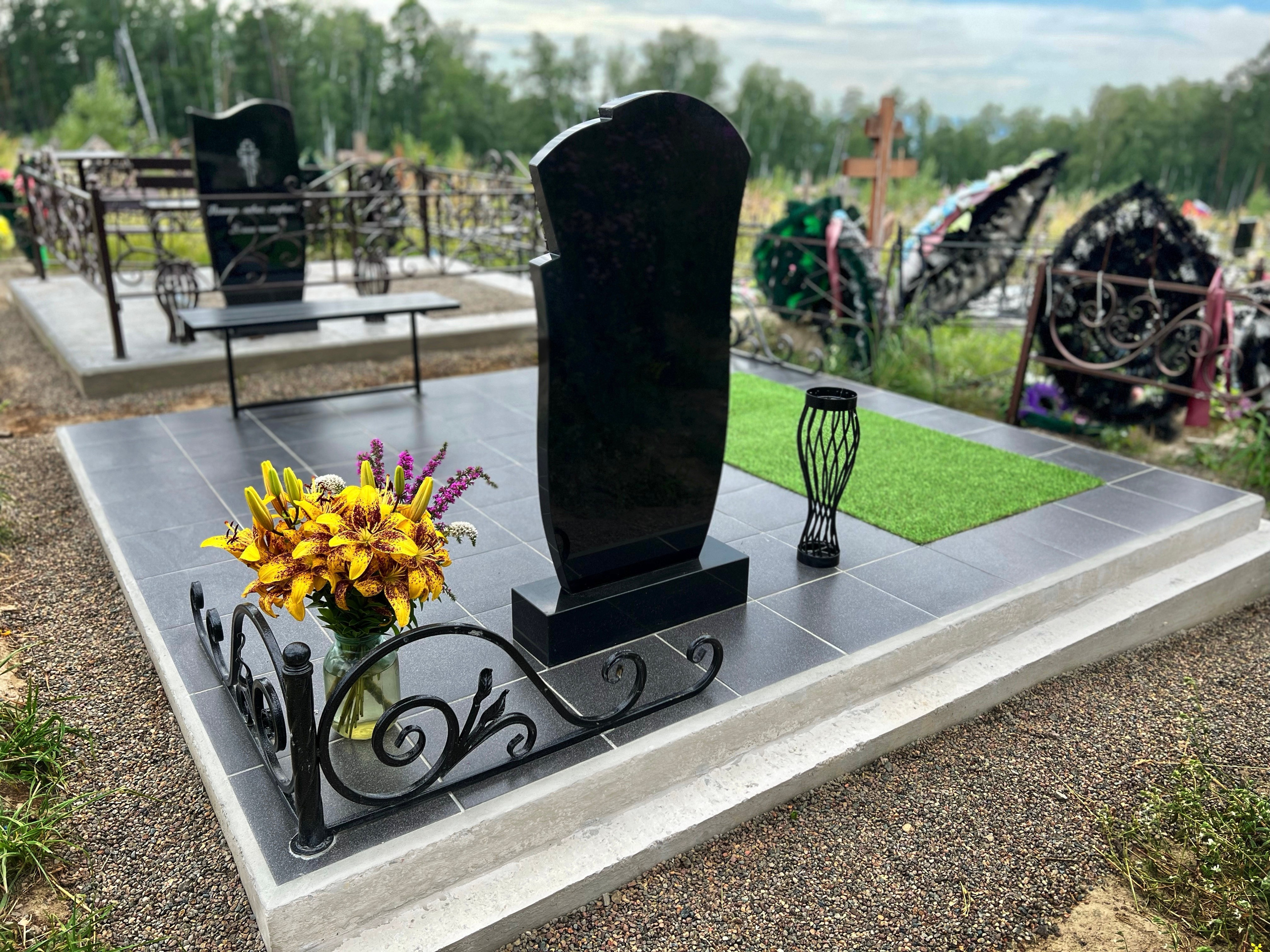 Благоустройство (наши работы). ГРАНИТ26 Ритуальные услуги Железногорск. Благоустройство могил, продажа памятников