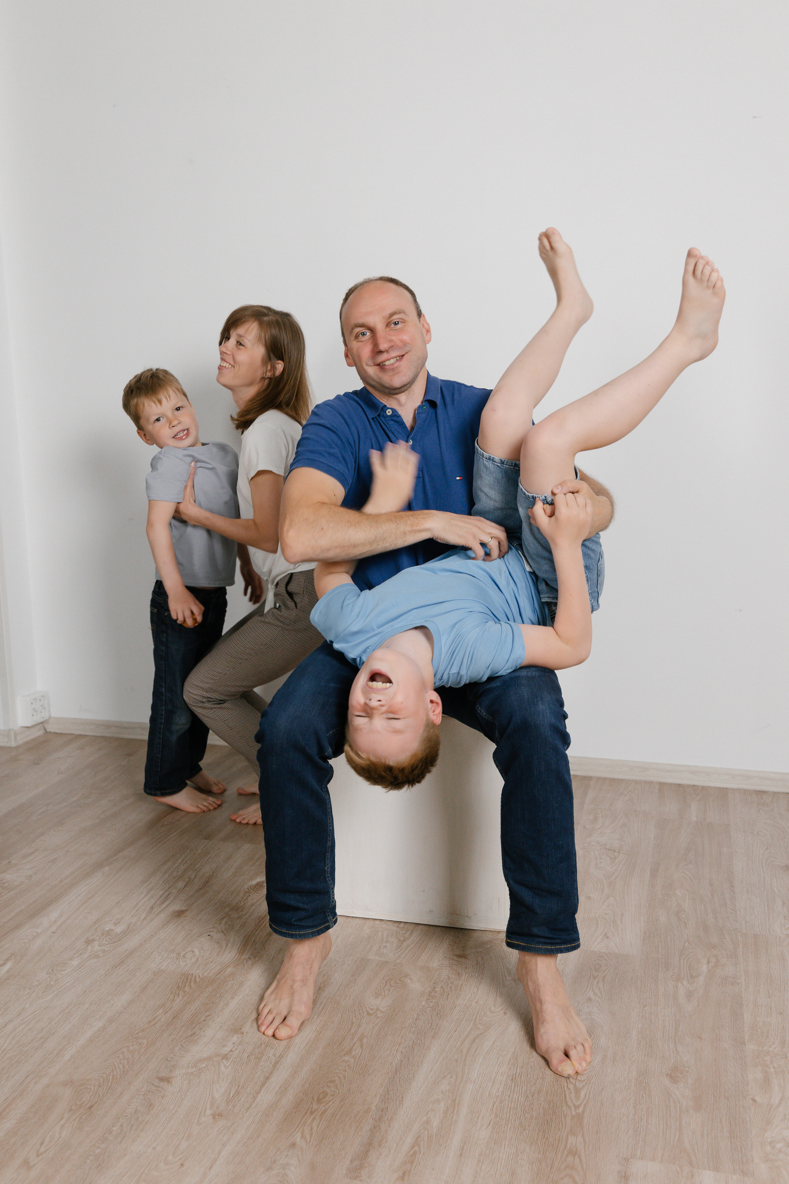 Сашуля и 3 урагана. Главная