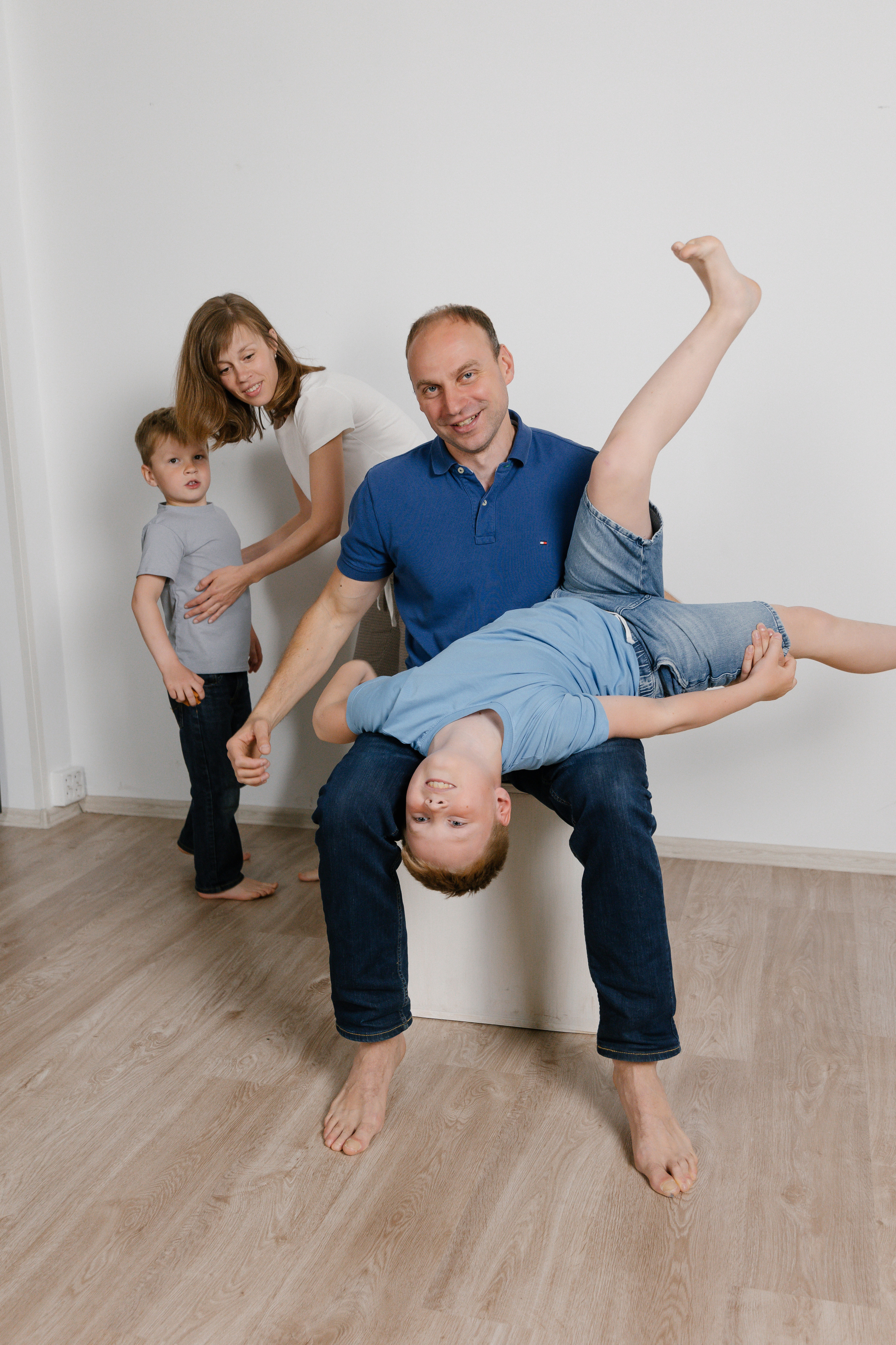 Сашуля и 3 урагана. Главная