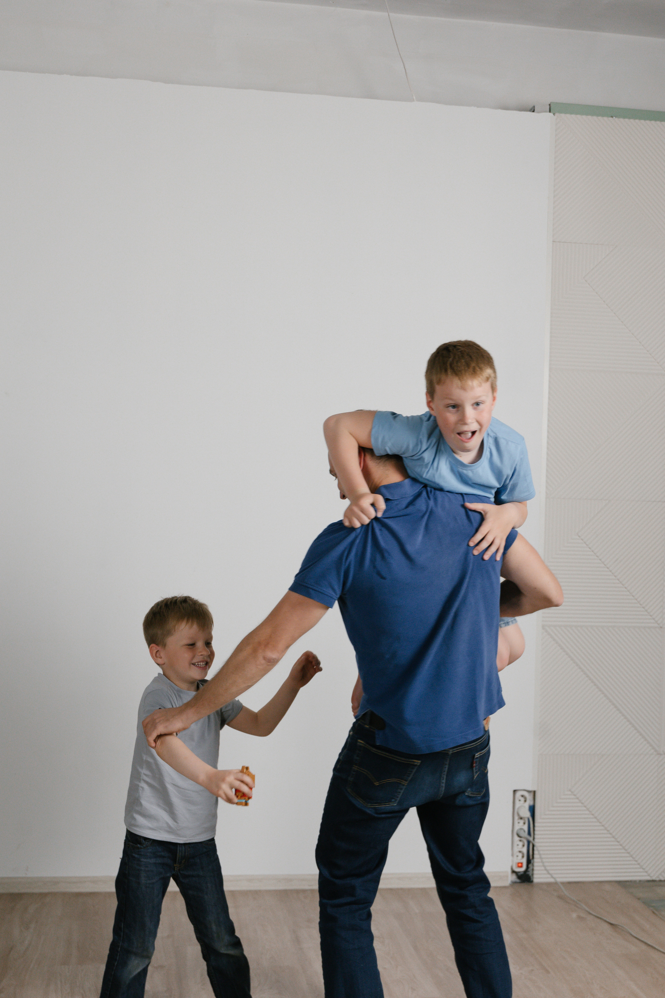 Сашуля и 3 урагана. Главная