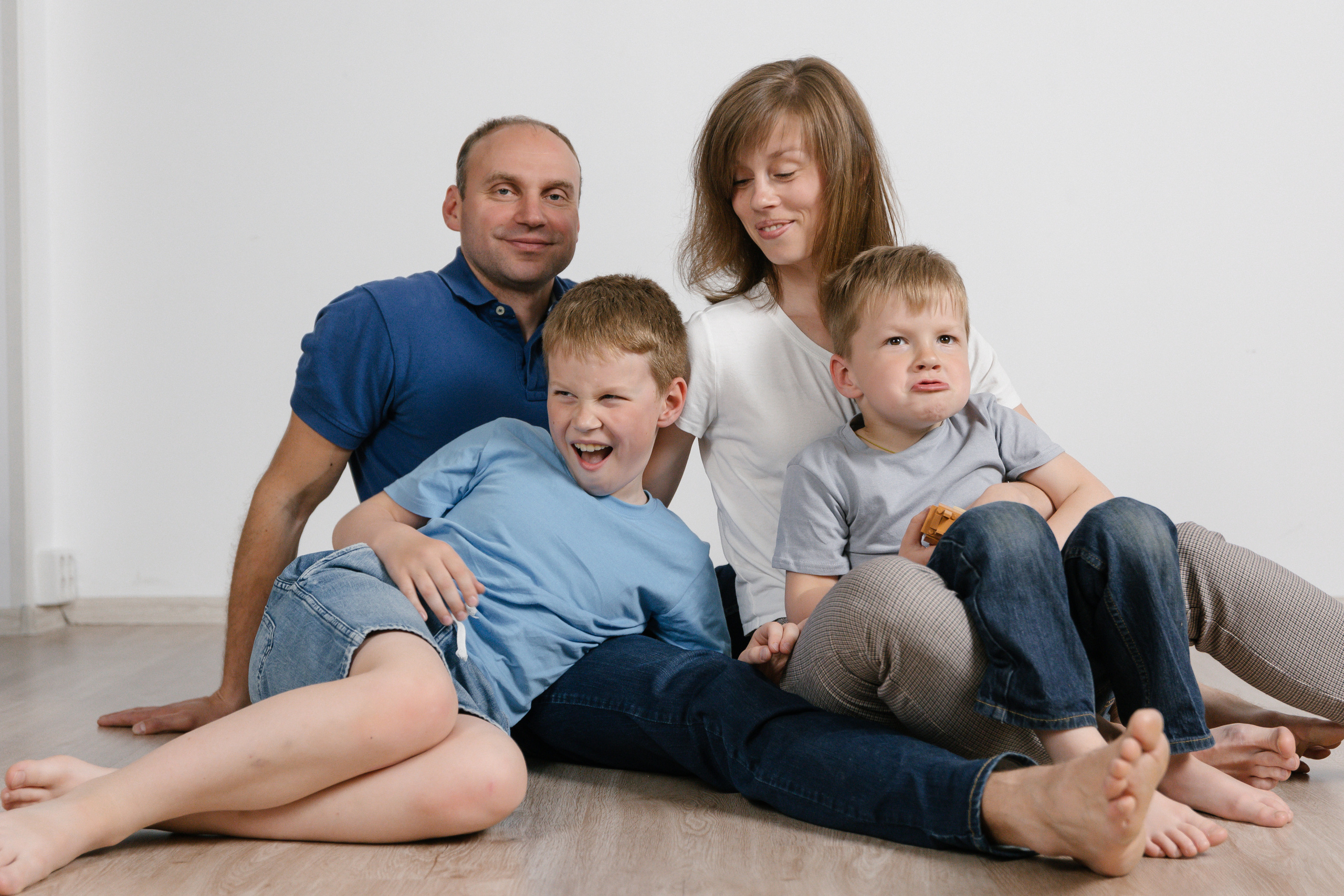 Сашуля и 3 урагана. Главная