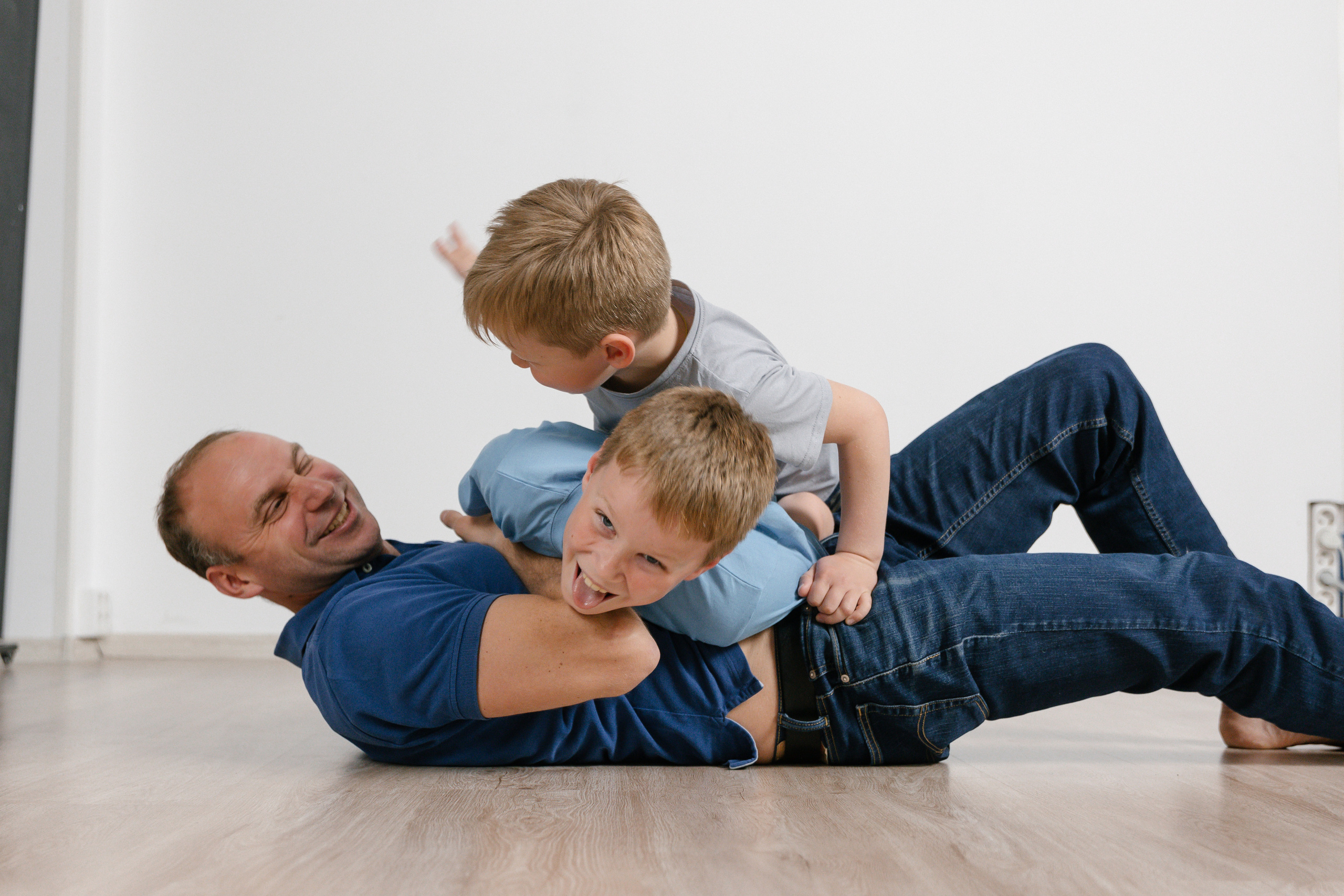 Сашуля и 3 урагана. Главная