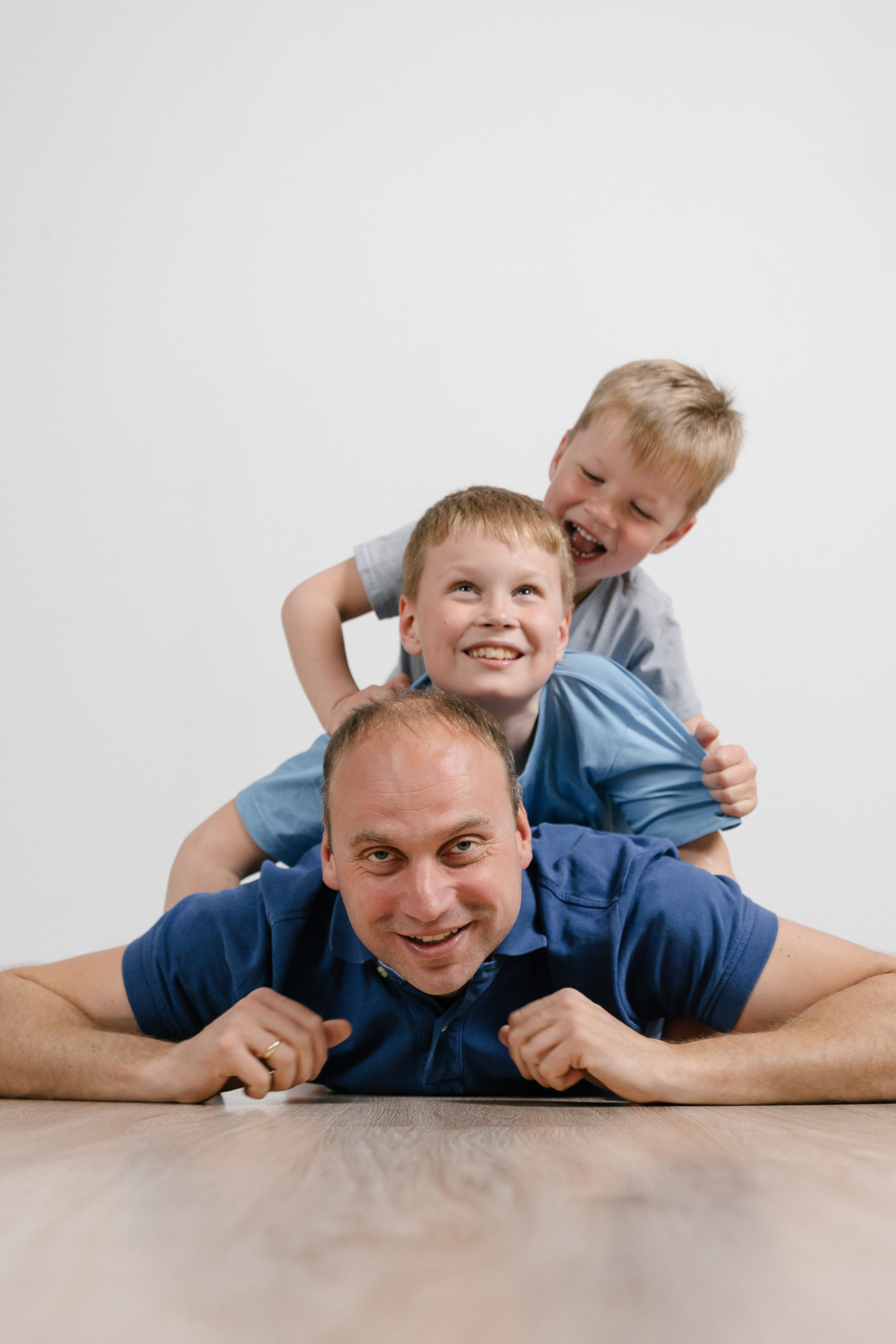 Сашуля и 3 урагана. Главная