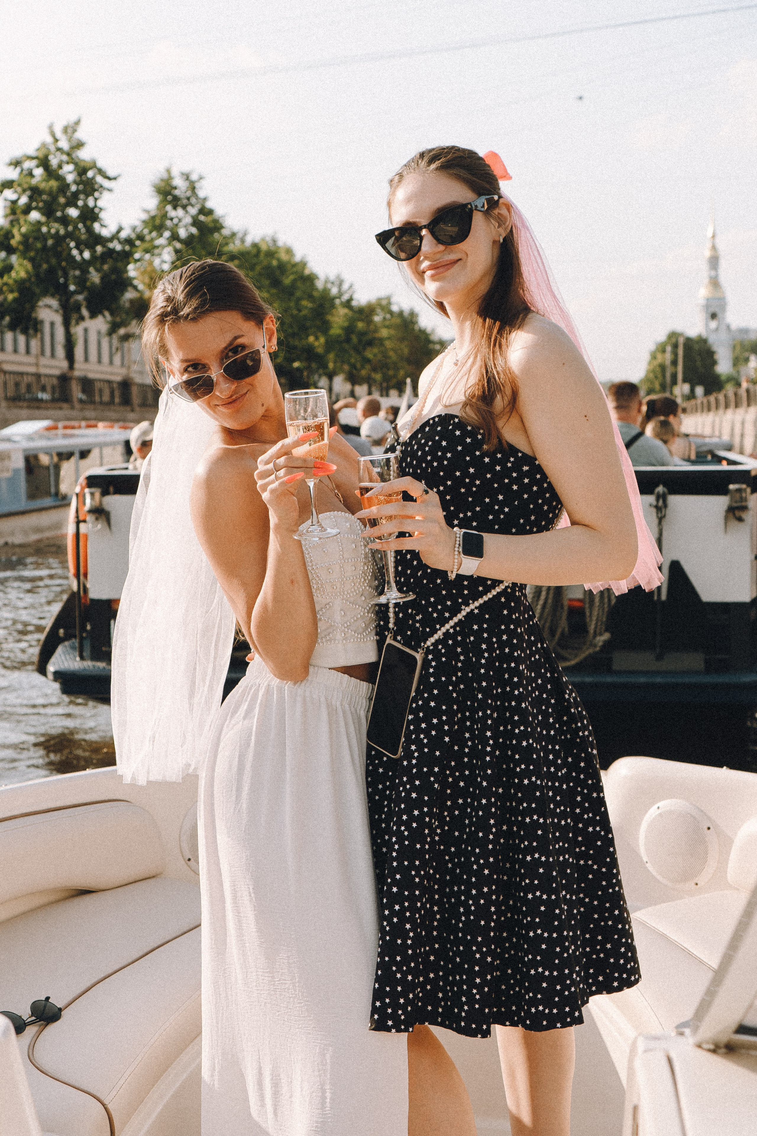 ДЕВИЧНИК НА КАТЕРЕ. Профессиональный фотограф, Санкт-Петербург — Виктория Богомолова