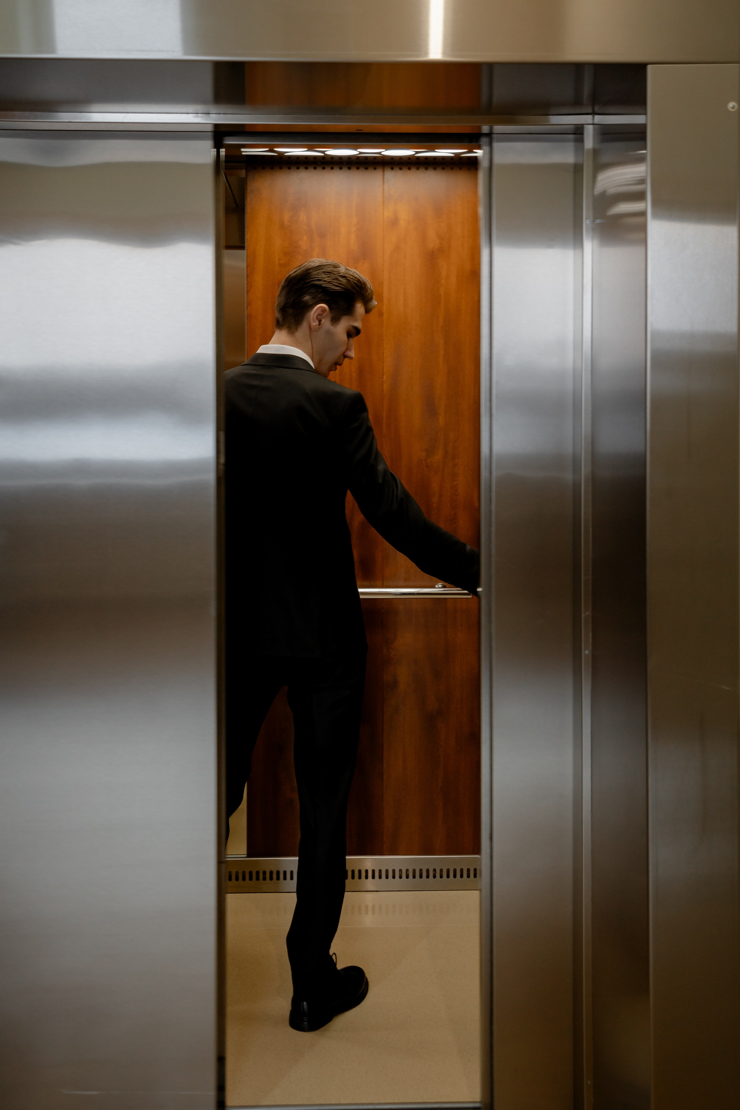 СВАДЕБНАЯ СЬЕМКА СБОРОВ В ОТЕЛЕ И ВЫЕЗД НА ЦЕРЕМОНИЮ (СНЯТО В СИБИРЕ В НИЖНЕВАРТОВСКЕ). Профессиональный фотограф, Санкт-Петербург — Виктория Богомолова