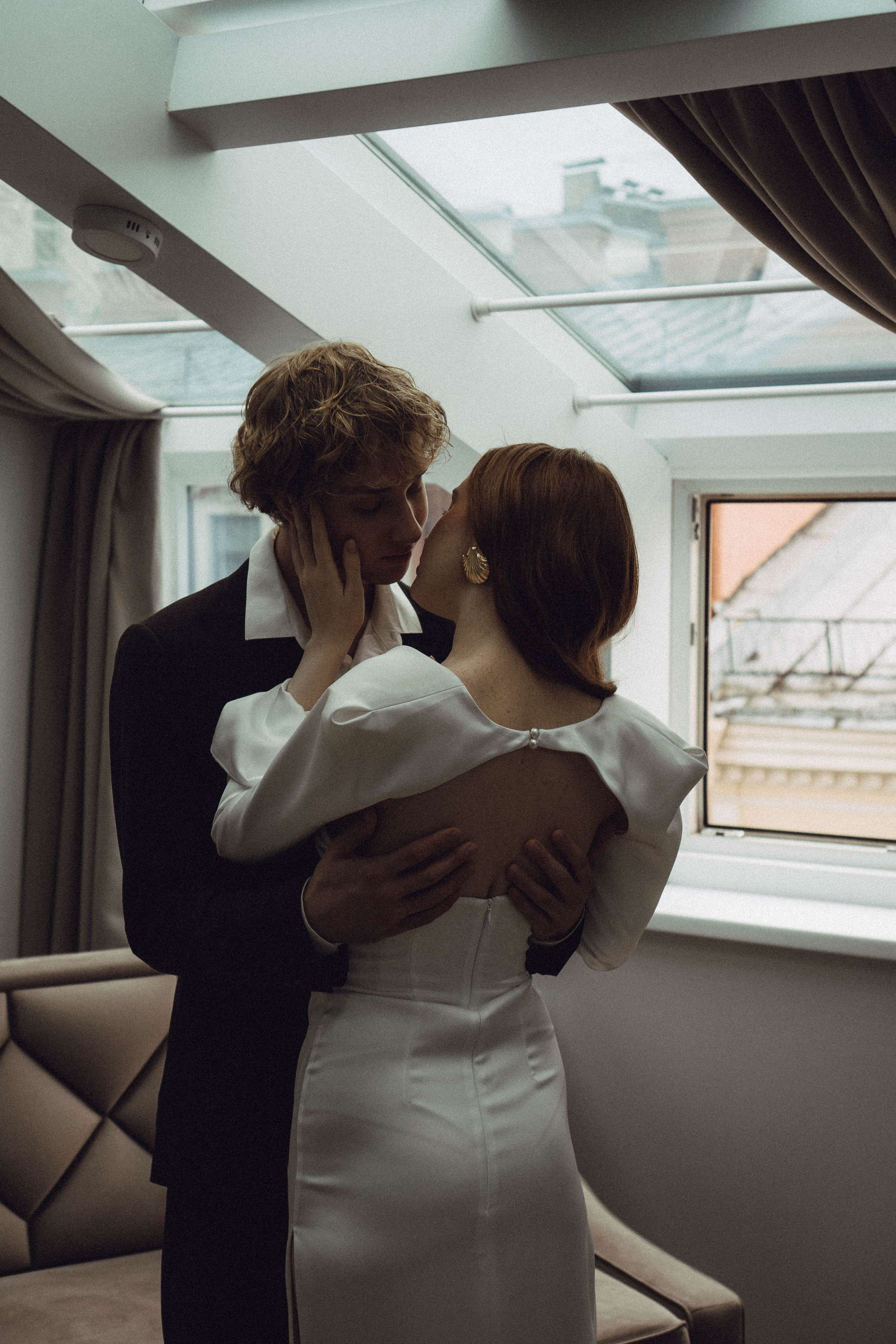 СВАДЕБНАЯ СЬЕМКА В ОТЕЛЕ. СБОРЫ ЖЕНИХА И НЕВЕСТЫ И ТАКЖЕ ТОР И ПОДГОТОВКА К ПРОГУЛКЕ. Профессиональный фотограф, Санкт-Петербург — Виктория Богомолова