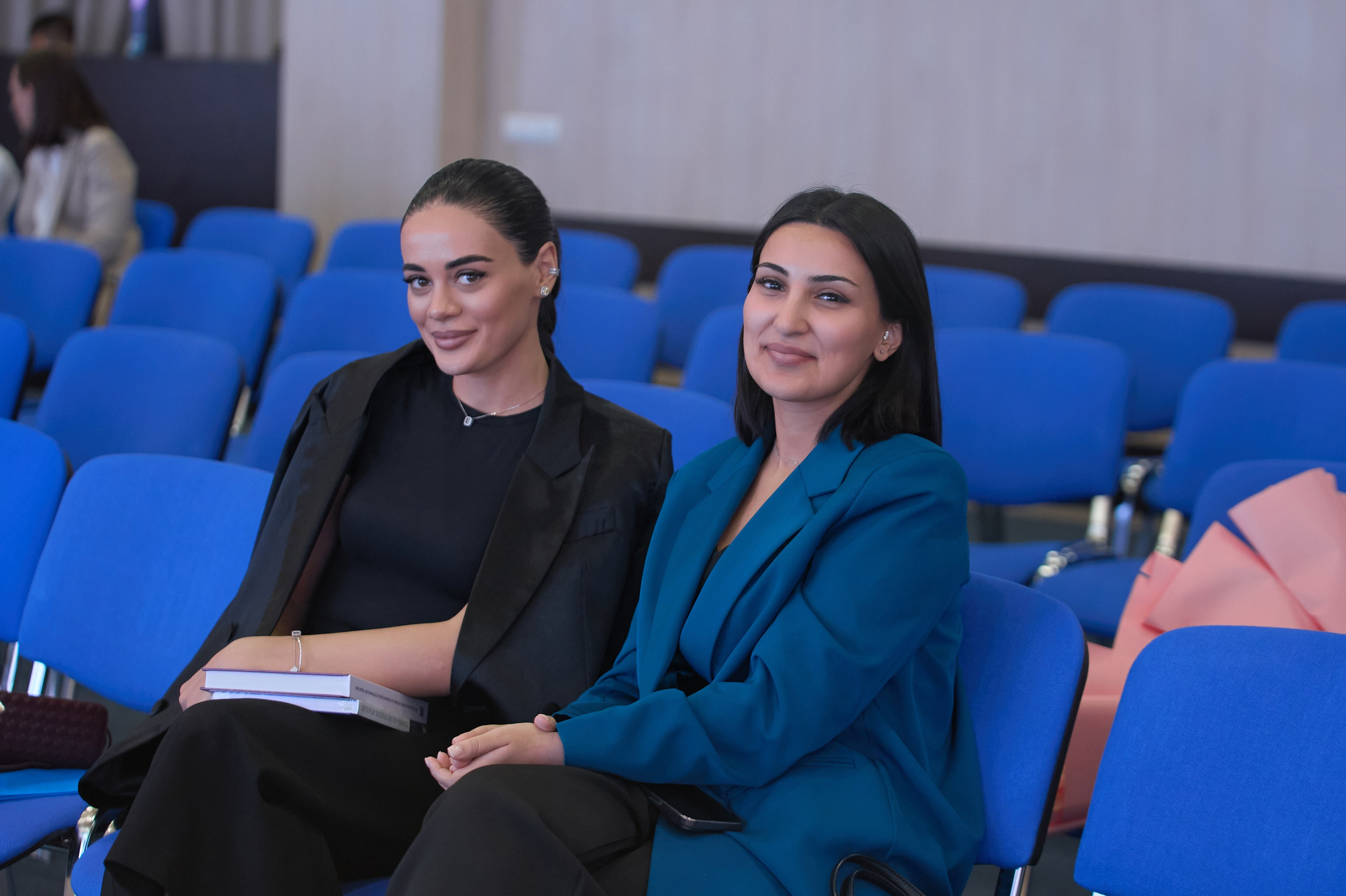 СЛУШАТЕЛИ. PRO-AGELESS