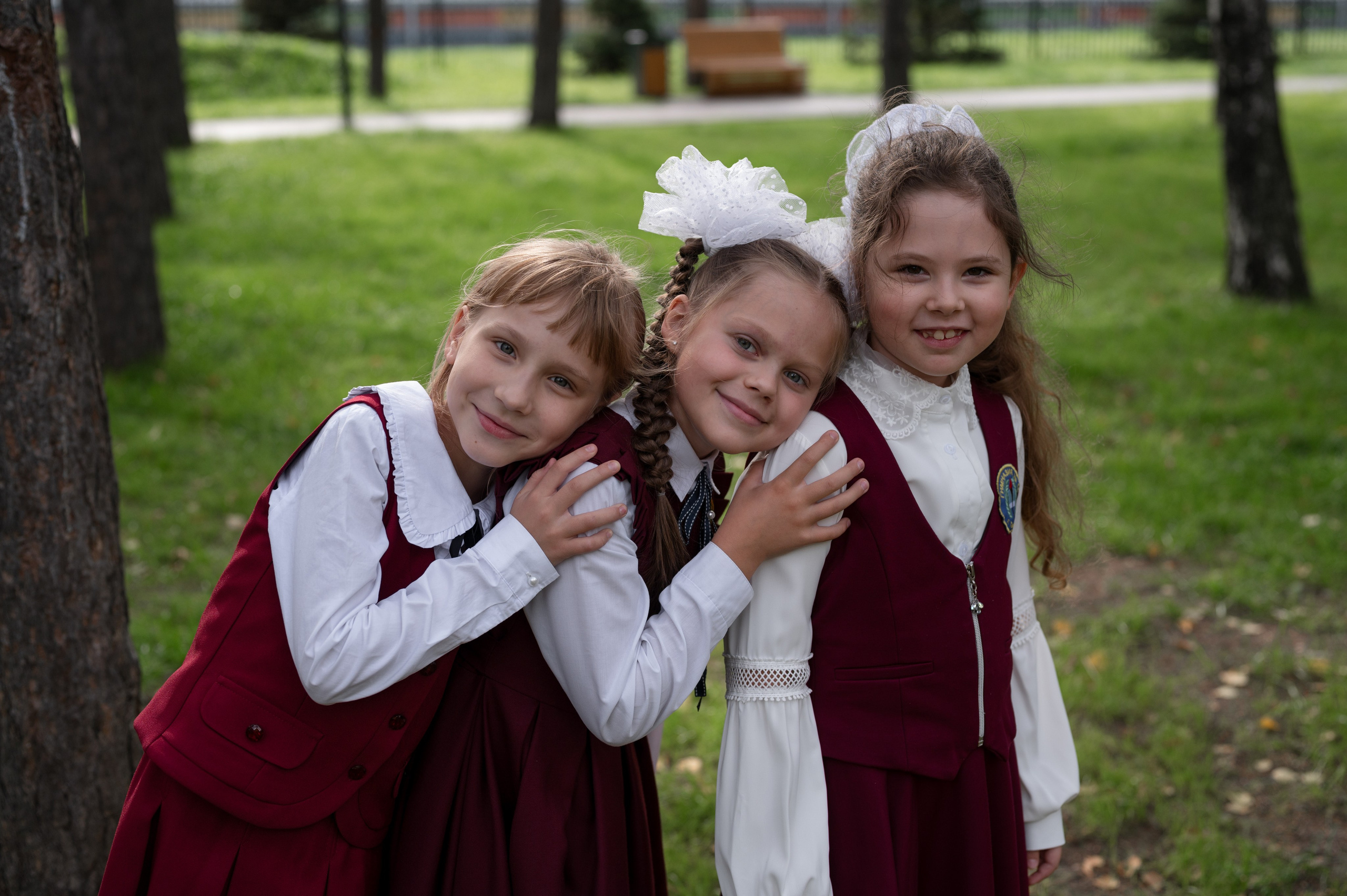 1 сентября 16 гимназия 2 класс (линейка + в классе+ на улице). Фотограф новорожденных, семейный детский в Тюмени Татьяна Морозова