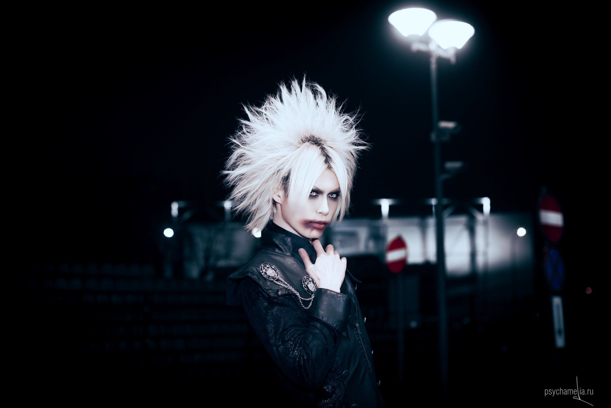 Studio and outdoors. Main