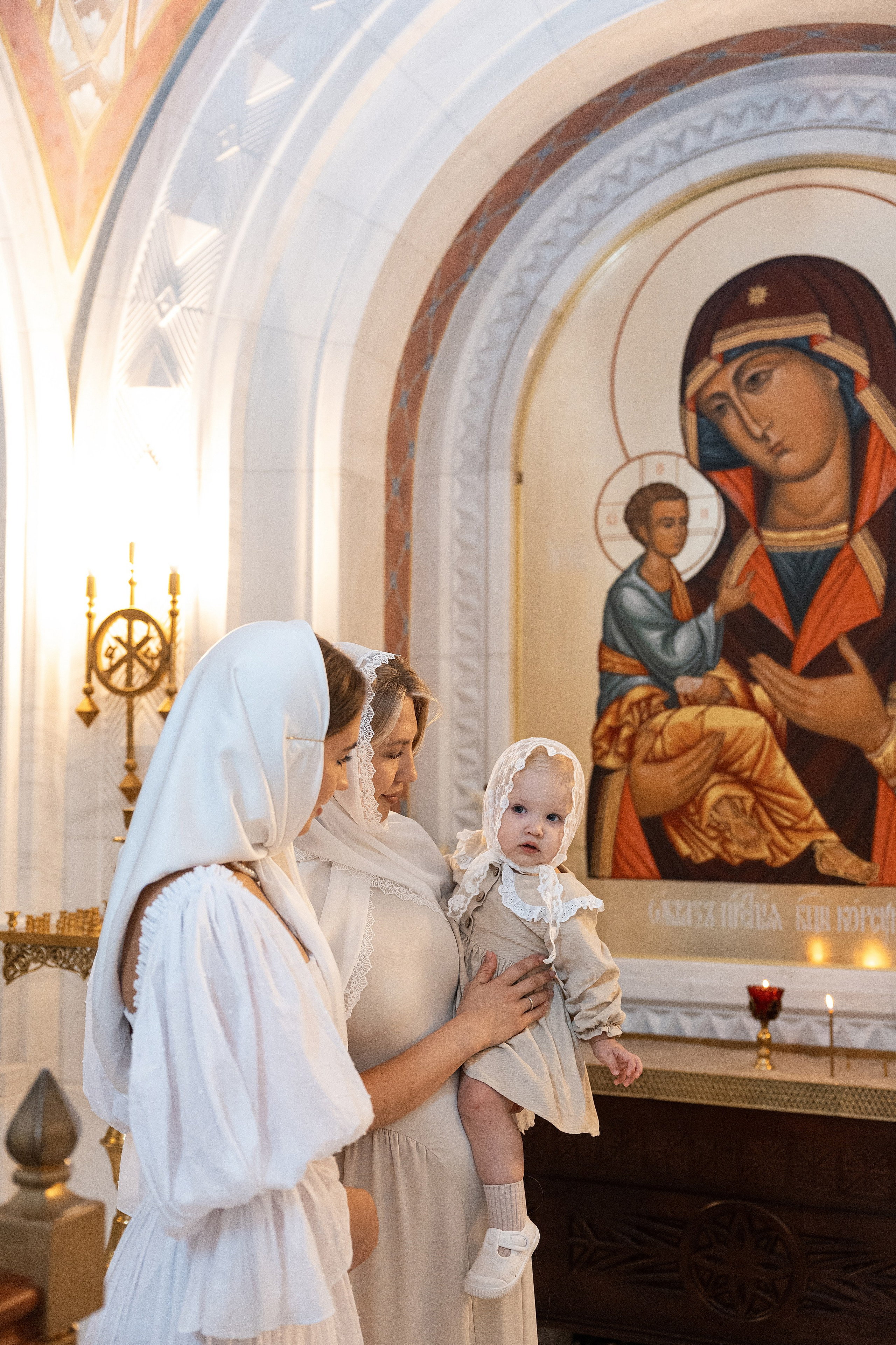 Крещение Аделины. Фотограф Крещение, Выписка москва