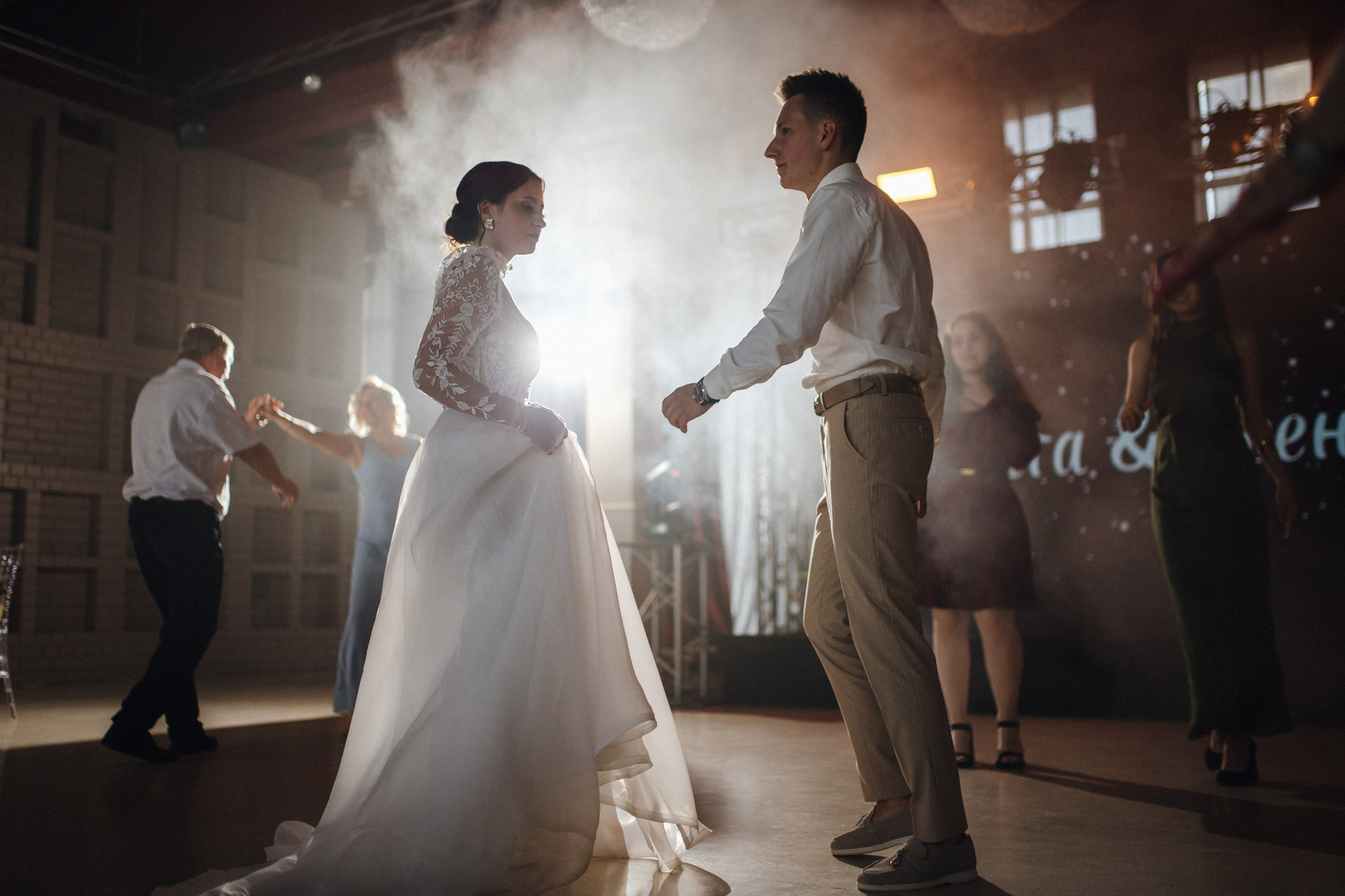 Банкет (Ксения & Никита). Свадебные фотографы в г. Сургут Маркова Наталья и Замахина Елена