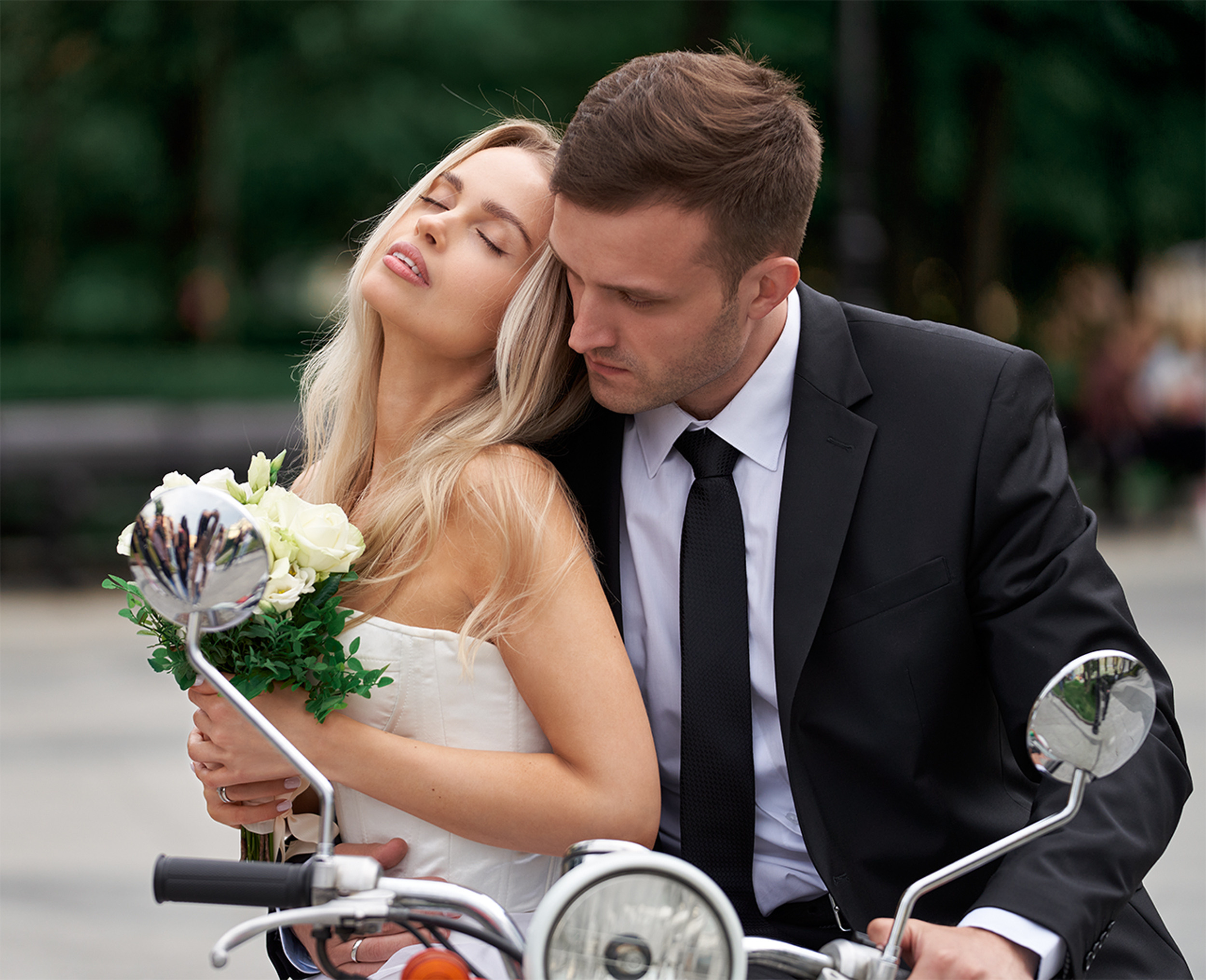 Свадебная прогулка на мопеде. ФотоРецептура