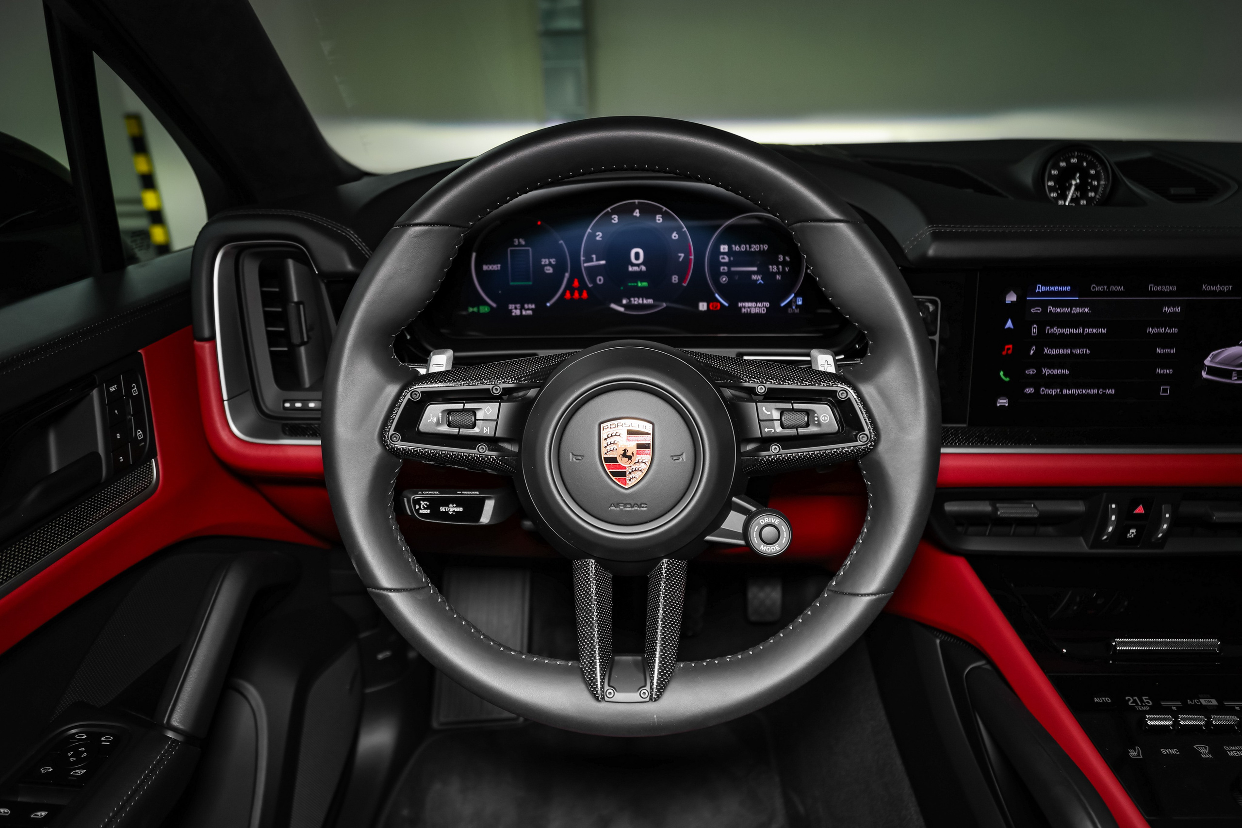 2025 PORSCHE CAYENNE COUPE E-Hybrid. Mixturecaptures