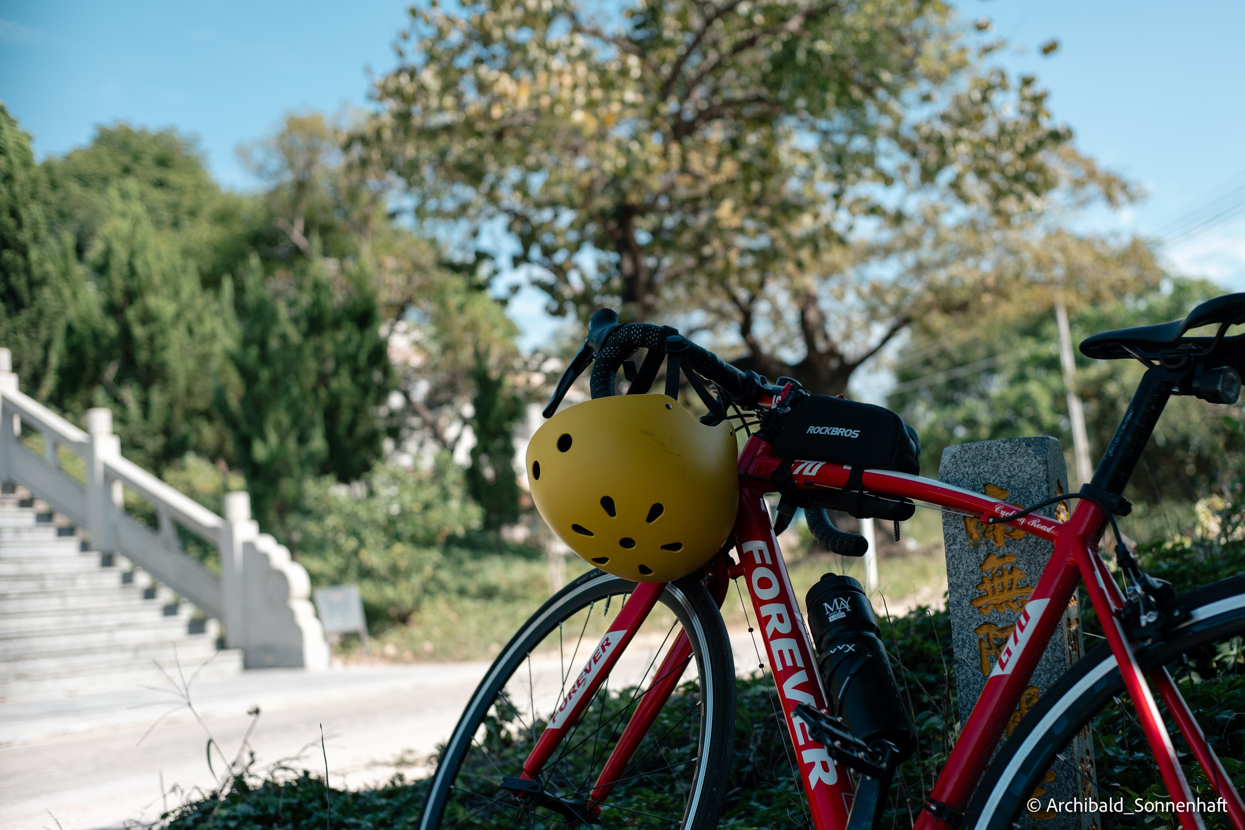 The first time on a road bike. Photographer in Guangzhou, China. Archibald Sonnenhaft