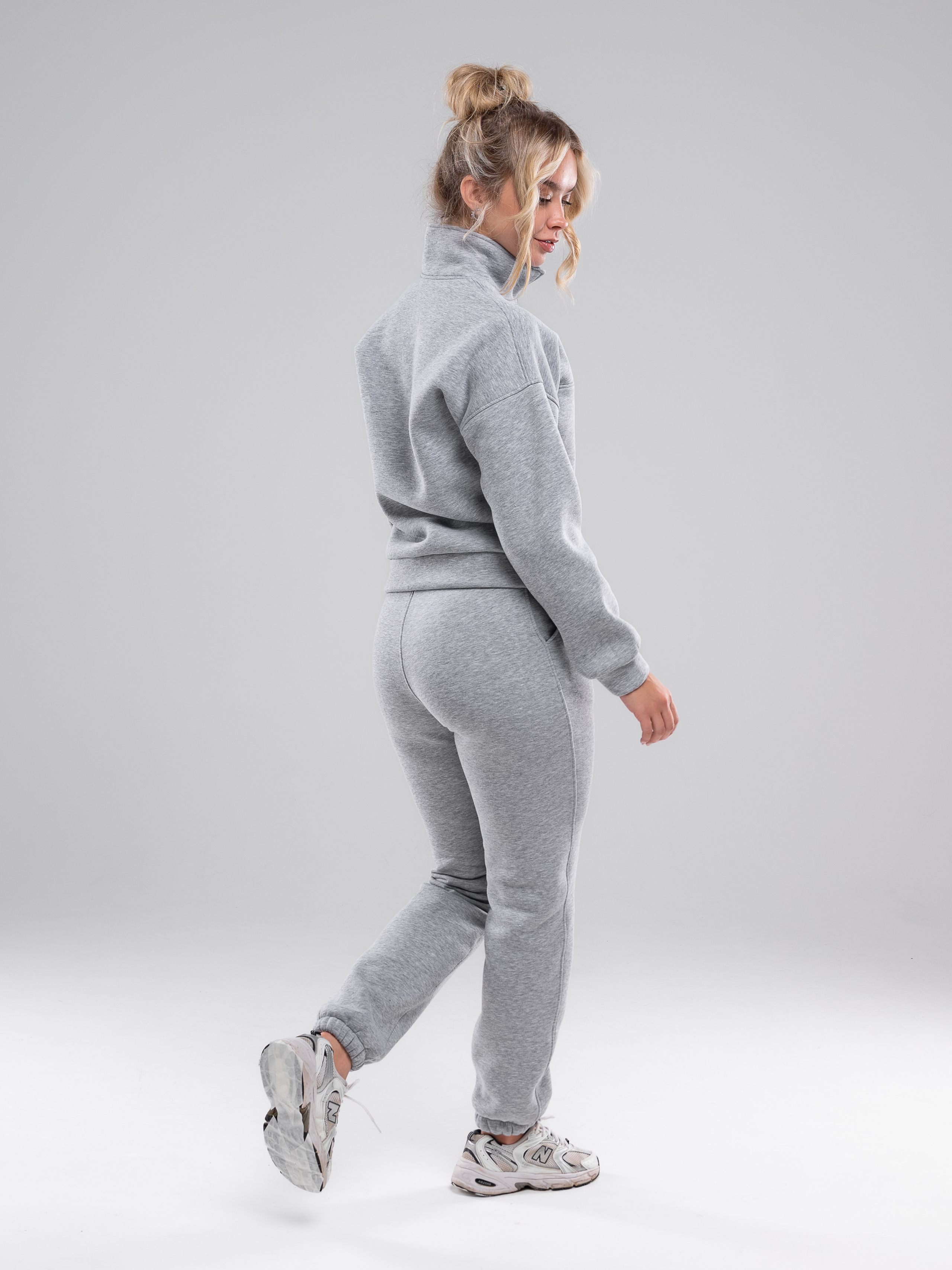 Женские костюмы. Предметный фотограф, фото для маркетплейсов Пятигорск, КМВ