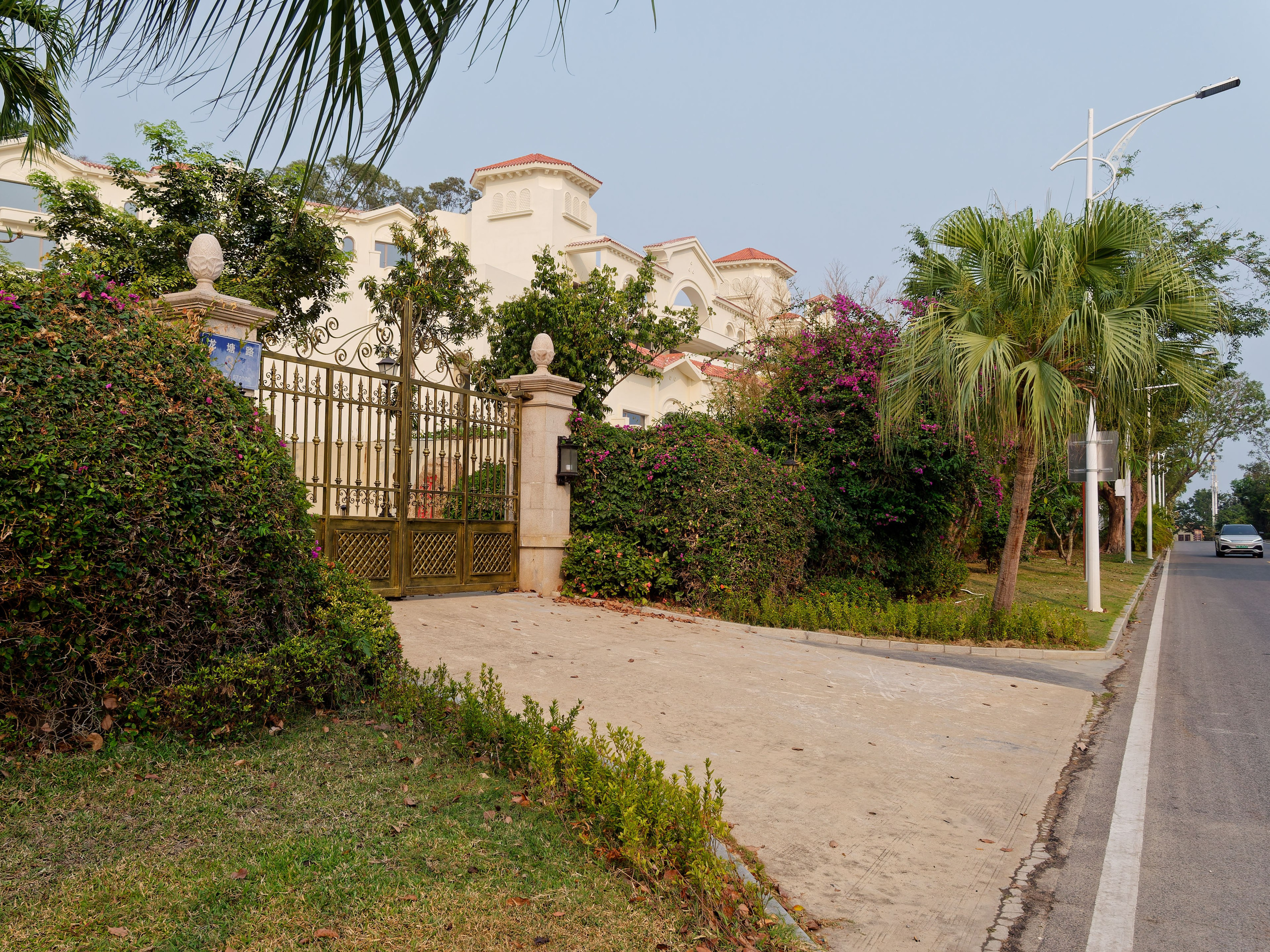 Хайнань 2026, улицы Ялунвань и Саньи. Фотопрогулки по Миру