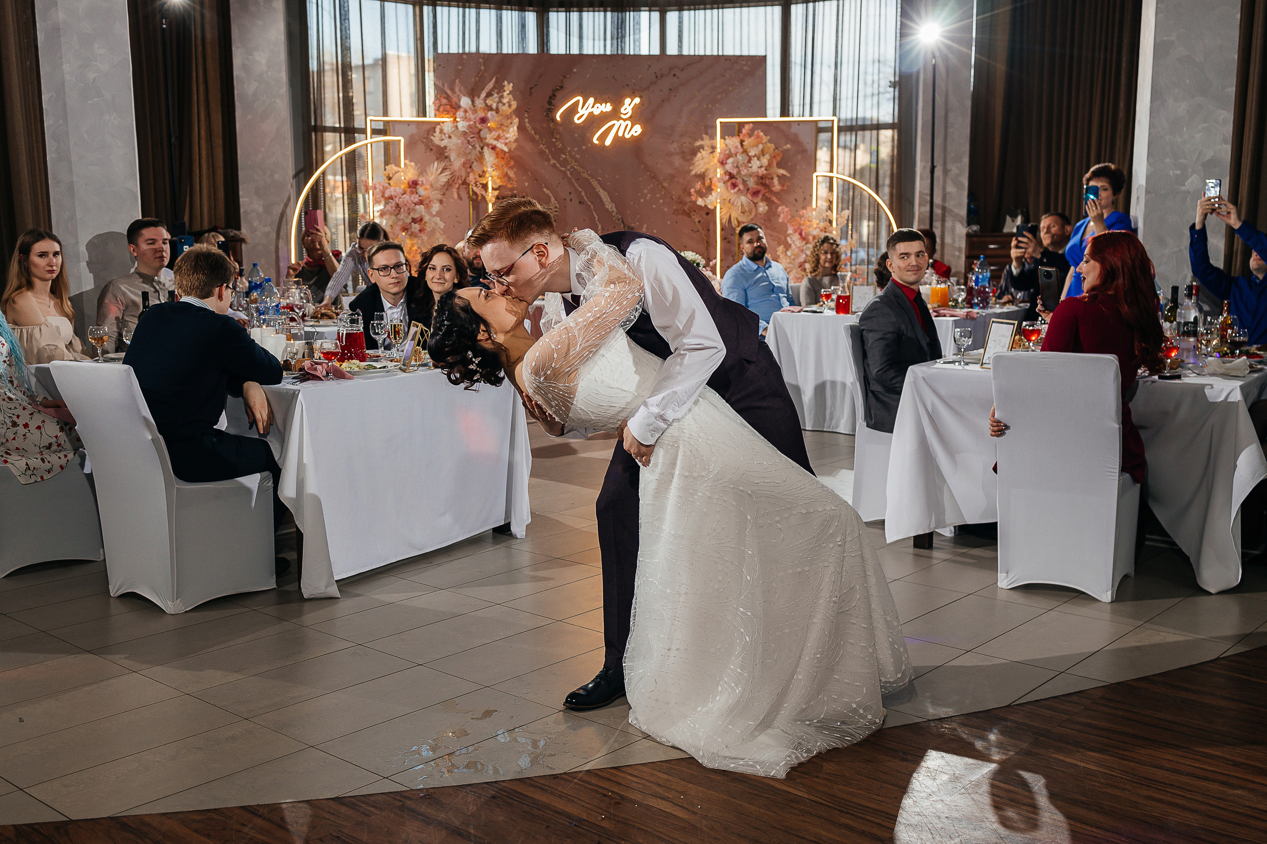 Романтическая история любви с первого взгляда. Олег Сверчков | Свадебный фотограф Вологда