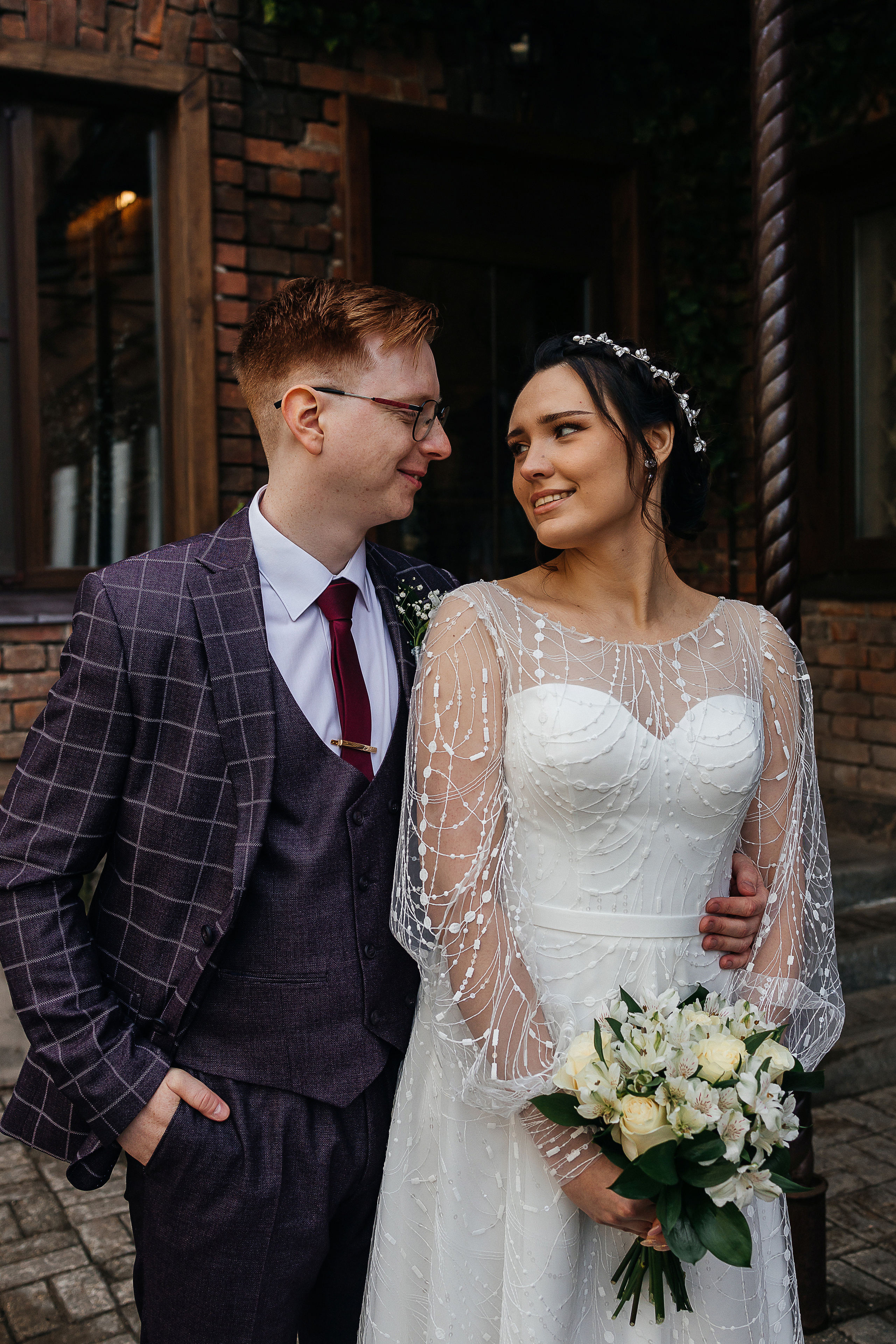 Романтическая история любви с первого взгляда. Олег Сверчков | Свадебный фотограф Вологда