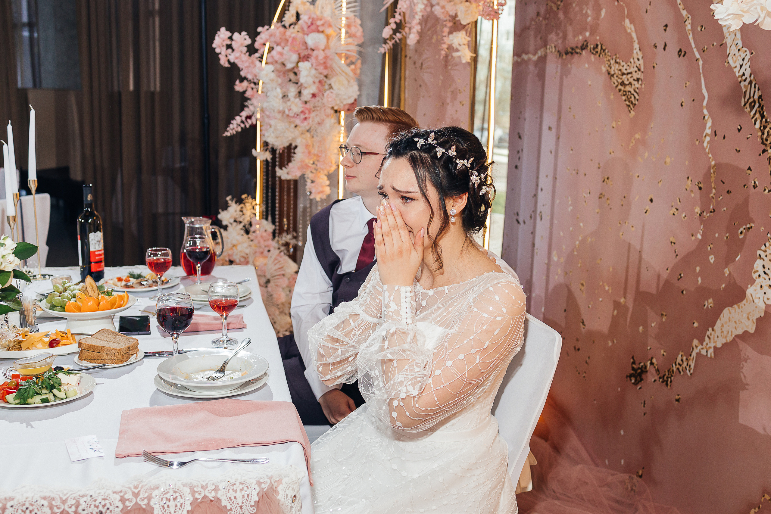 Романтическая история любви с первого взгляда. Олег Сверчков | Свадебный фотограф Вологда