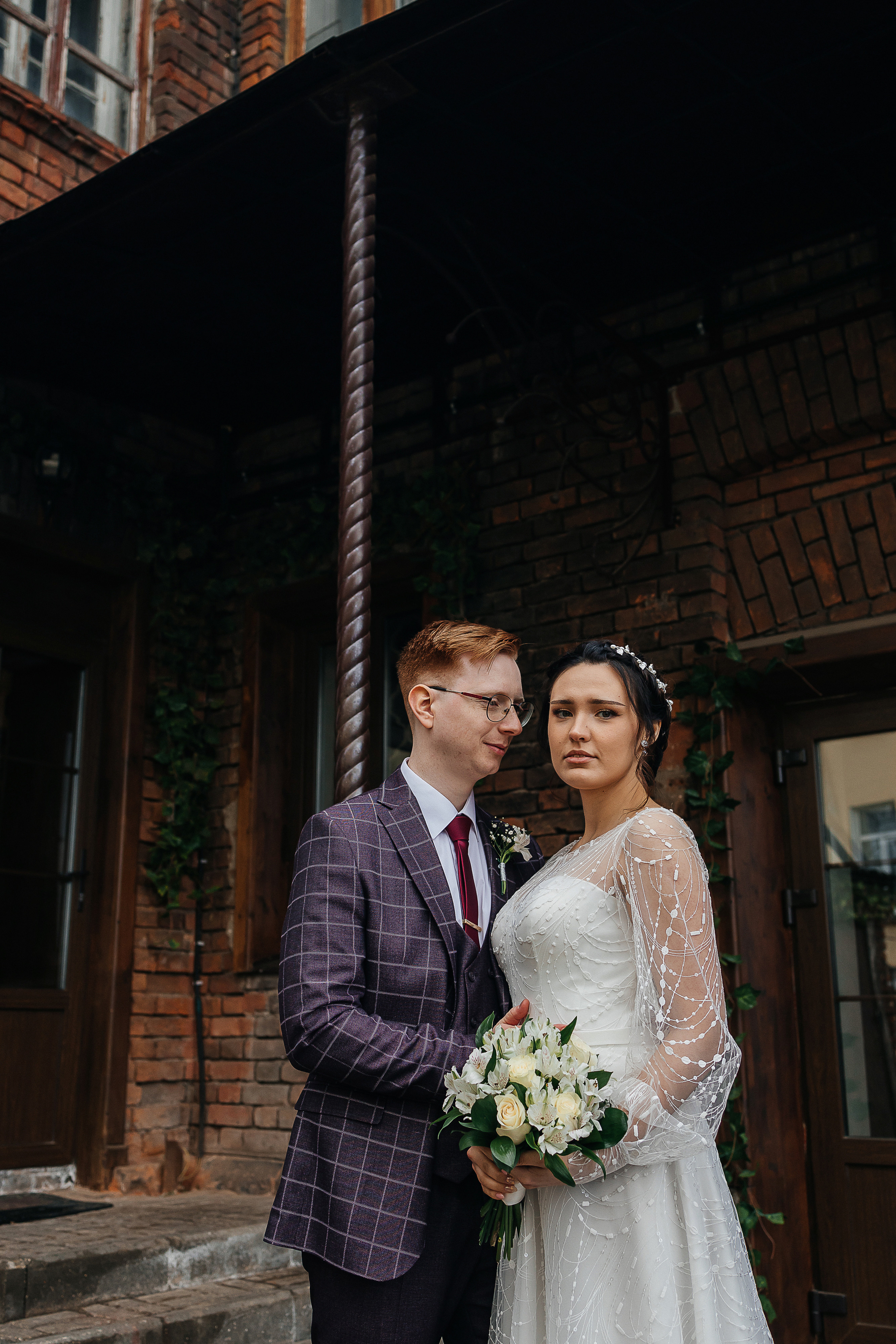 Романтическая история любви с первого взгляда. Олег Сверчков | Свадебный фотограф Вологда