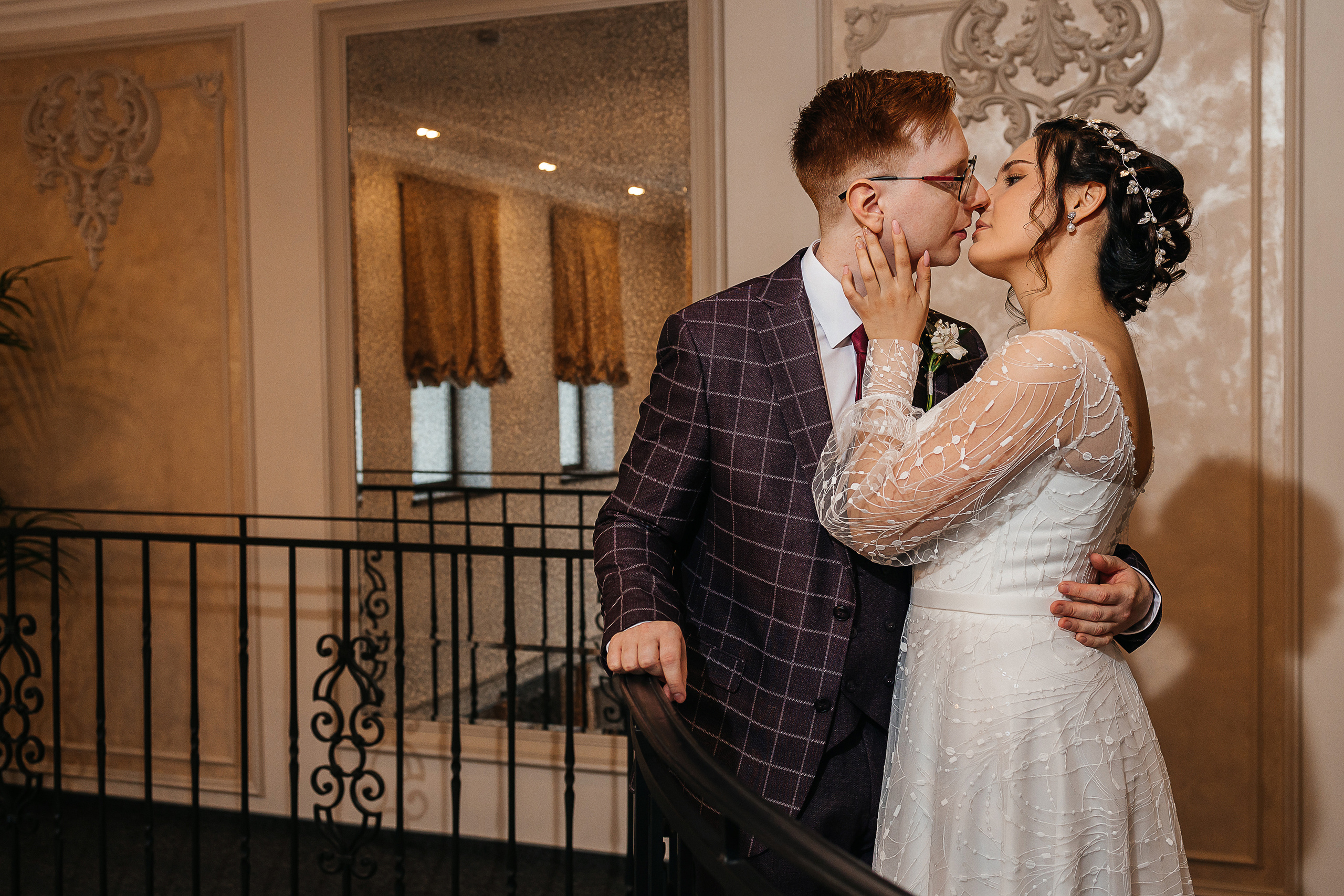 Романтическая история любви с первого взгляда. Олег Сверчков | Свадебный фотограф Вологда